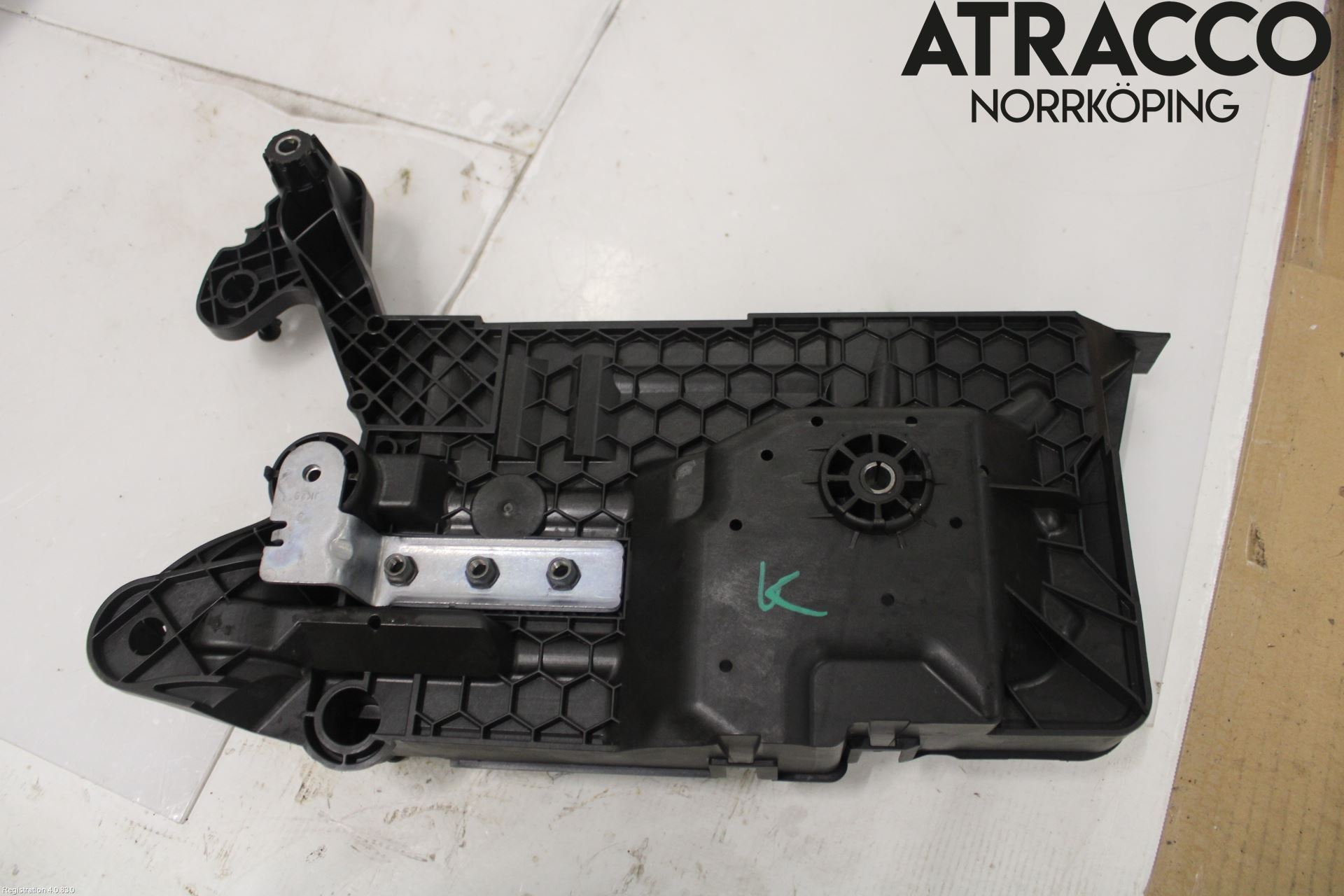 Seat LEON 20- Batterilåda-Fäste-Hållare