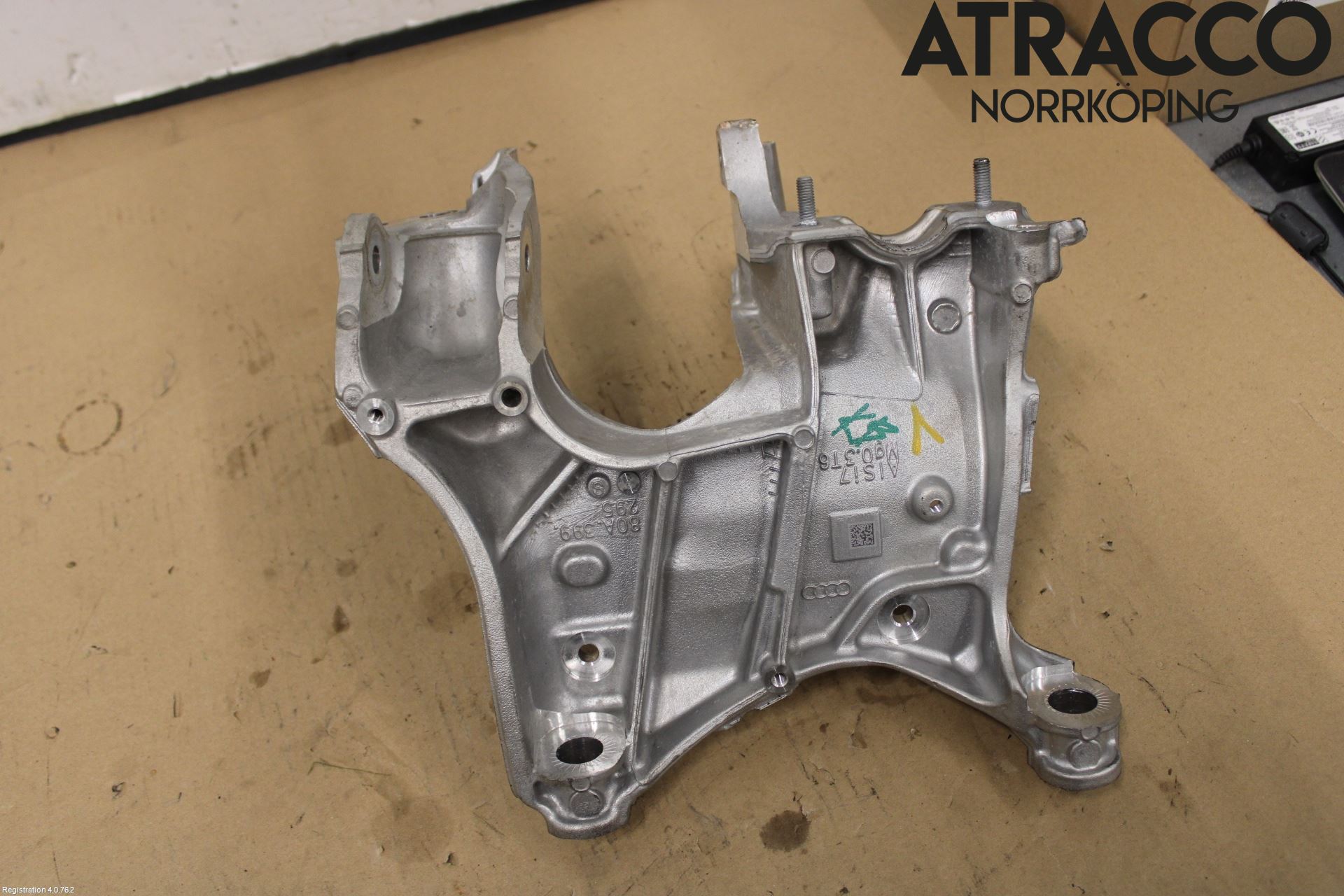 Audi A6 F2/C8 19- Motorbalk