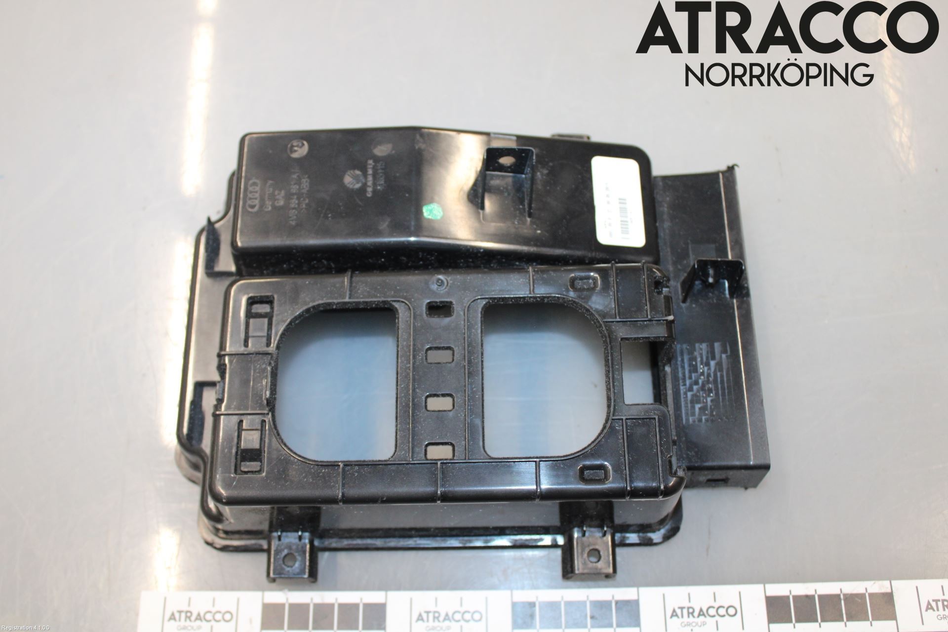 Audi Q7/SQ7 Instrumentbräda Förvaringsfack