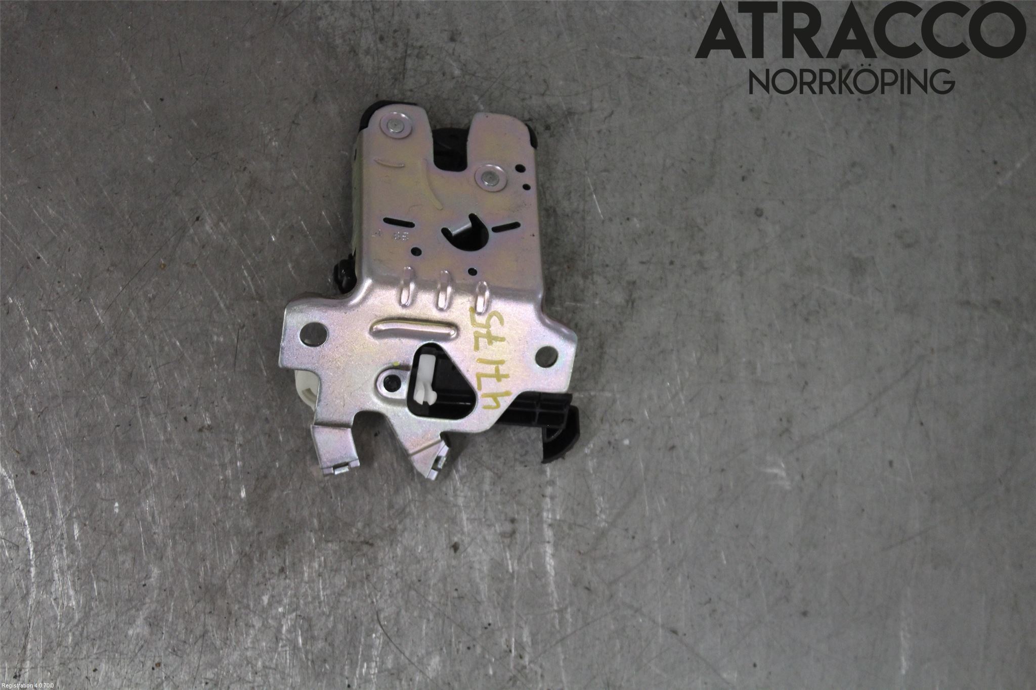 Audi A4/S4 B9 16-19 Låskista Baklucka