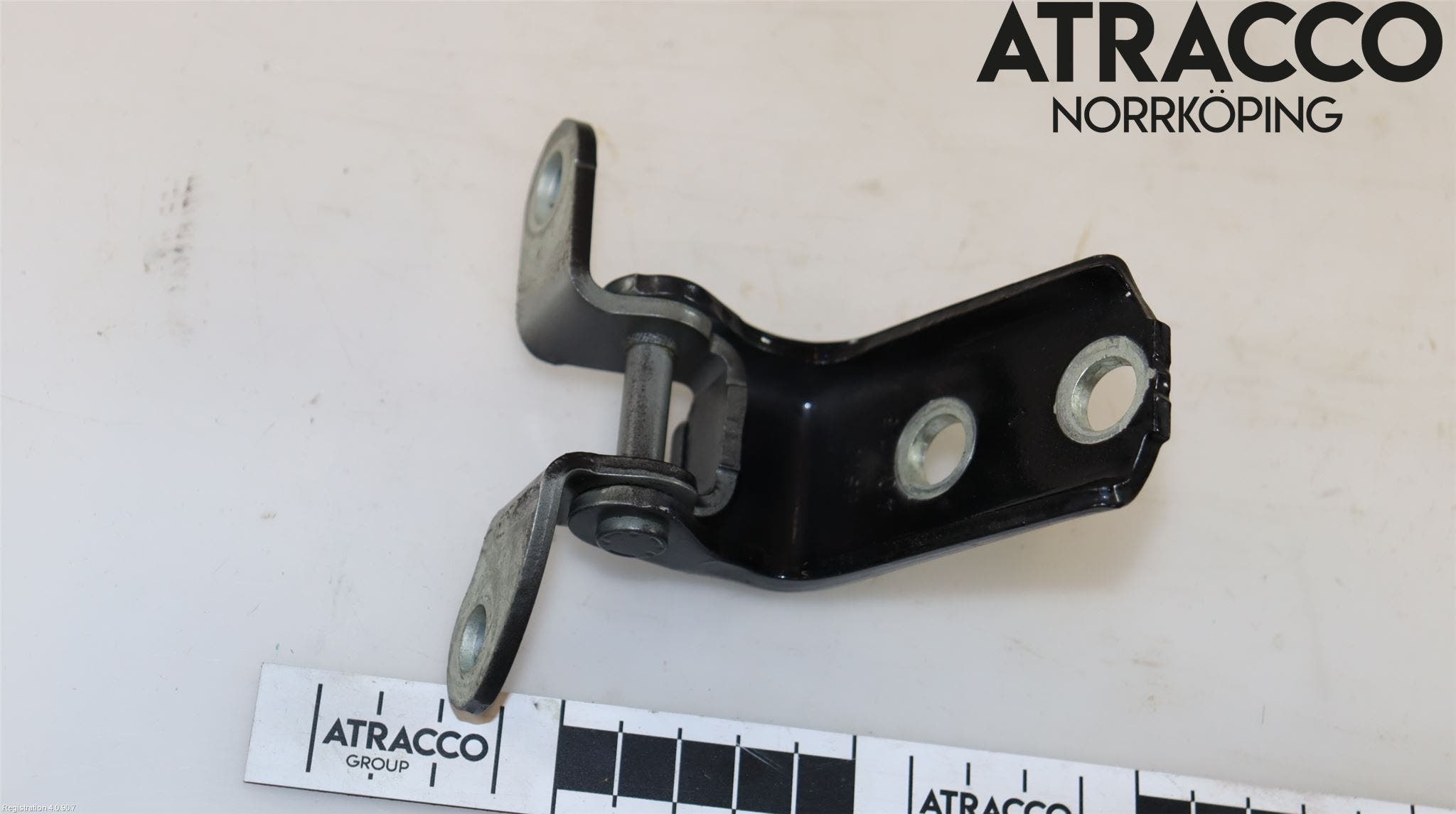 Toyota AVENSIS 16-18 Dörrgångjärn