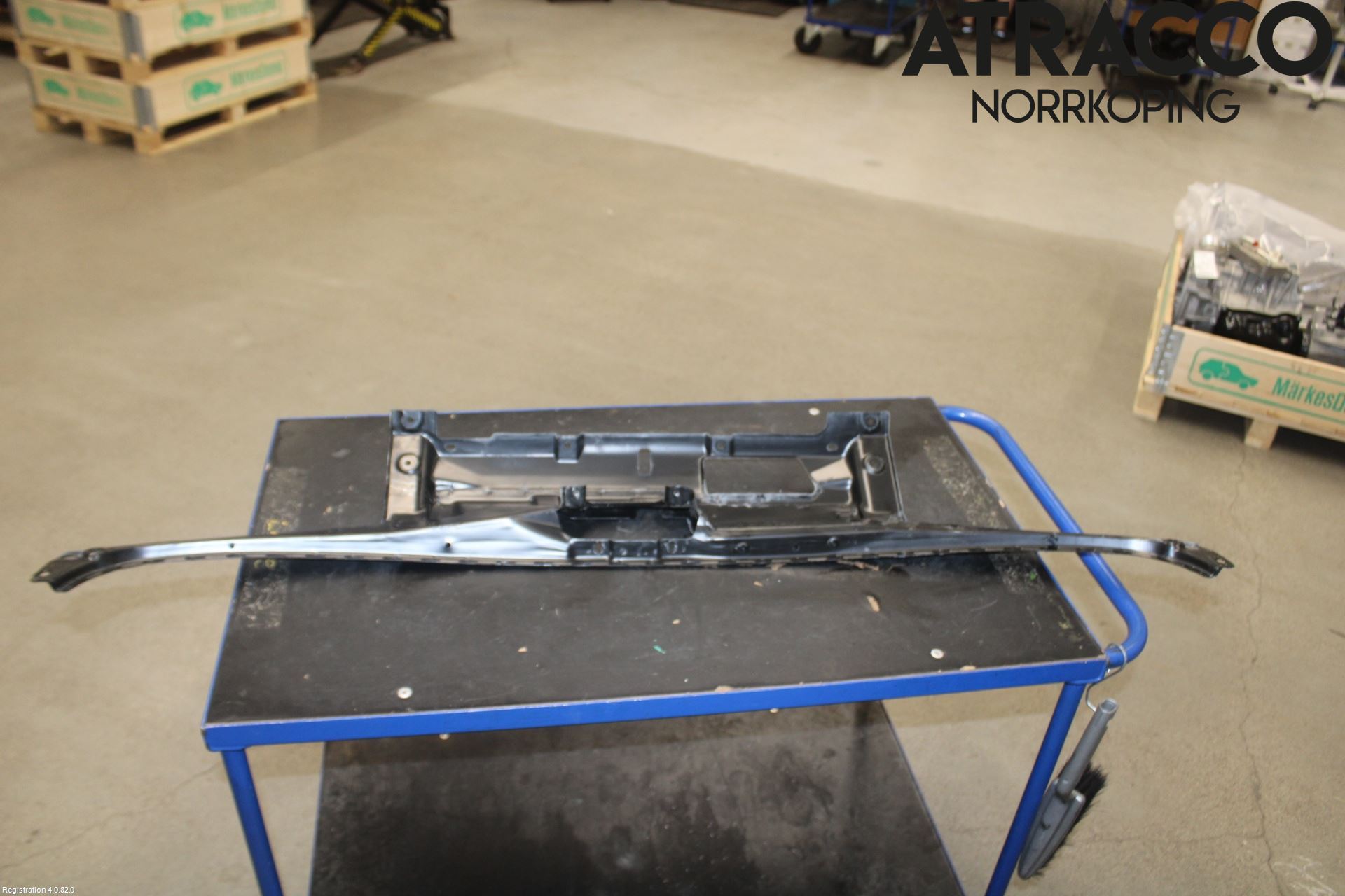 Skoda FABIA 99-07 Front Huvlåsplåt-Balk