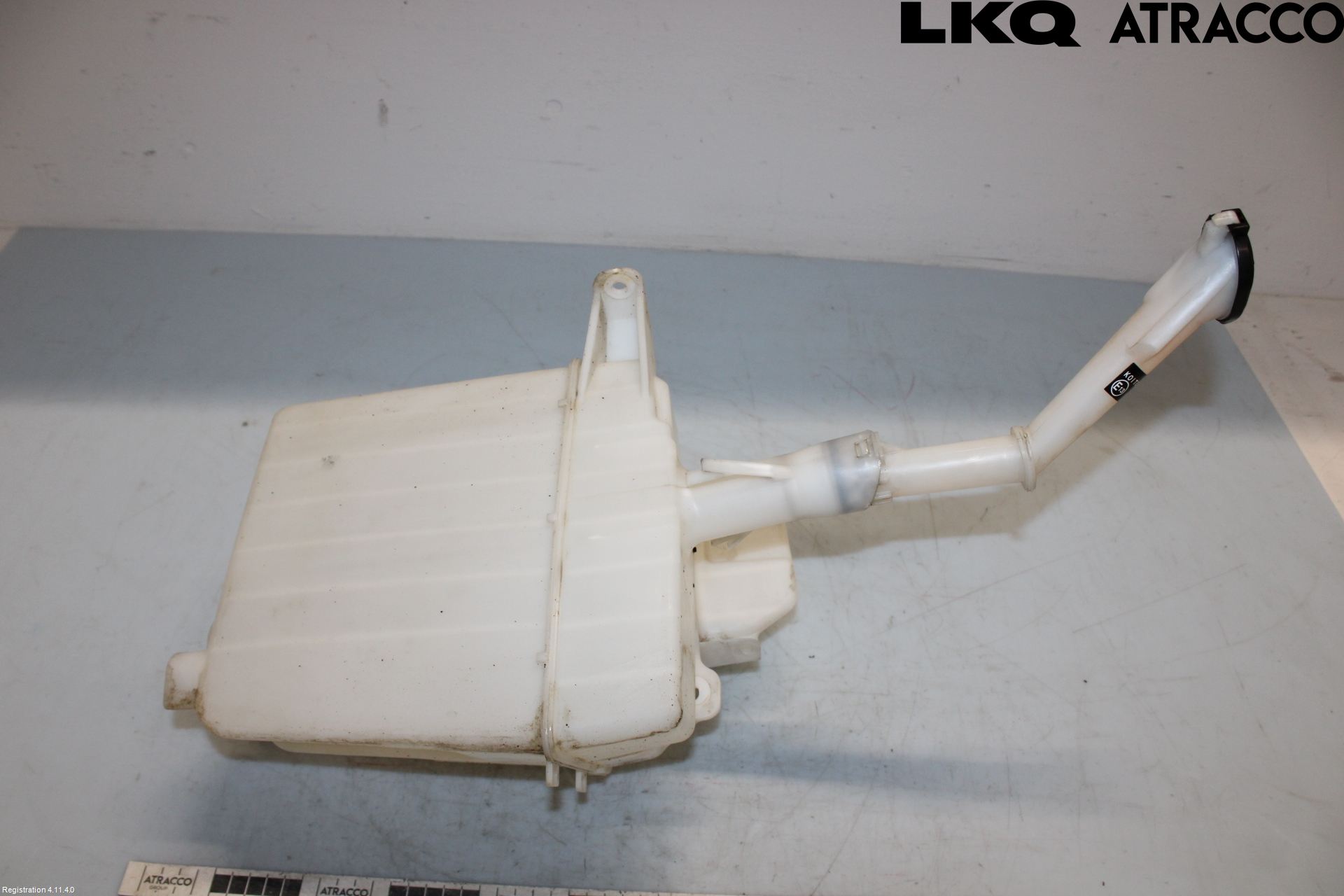 Toyota COROLLA 02-07 Spolartank Vindruta-Strål