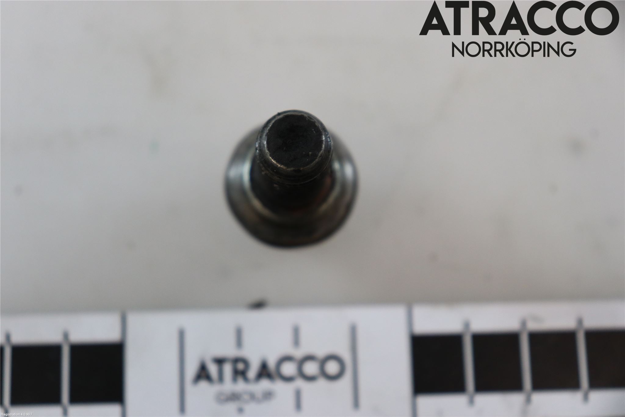 Mercedes-Benz MB 200-300  (W123) 76-86 Hjulmutter-Bult-Sats