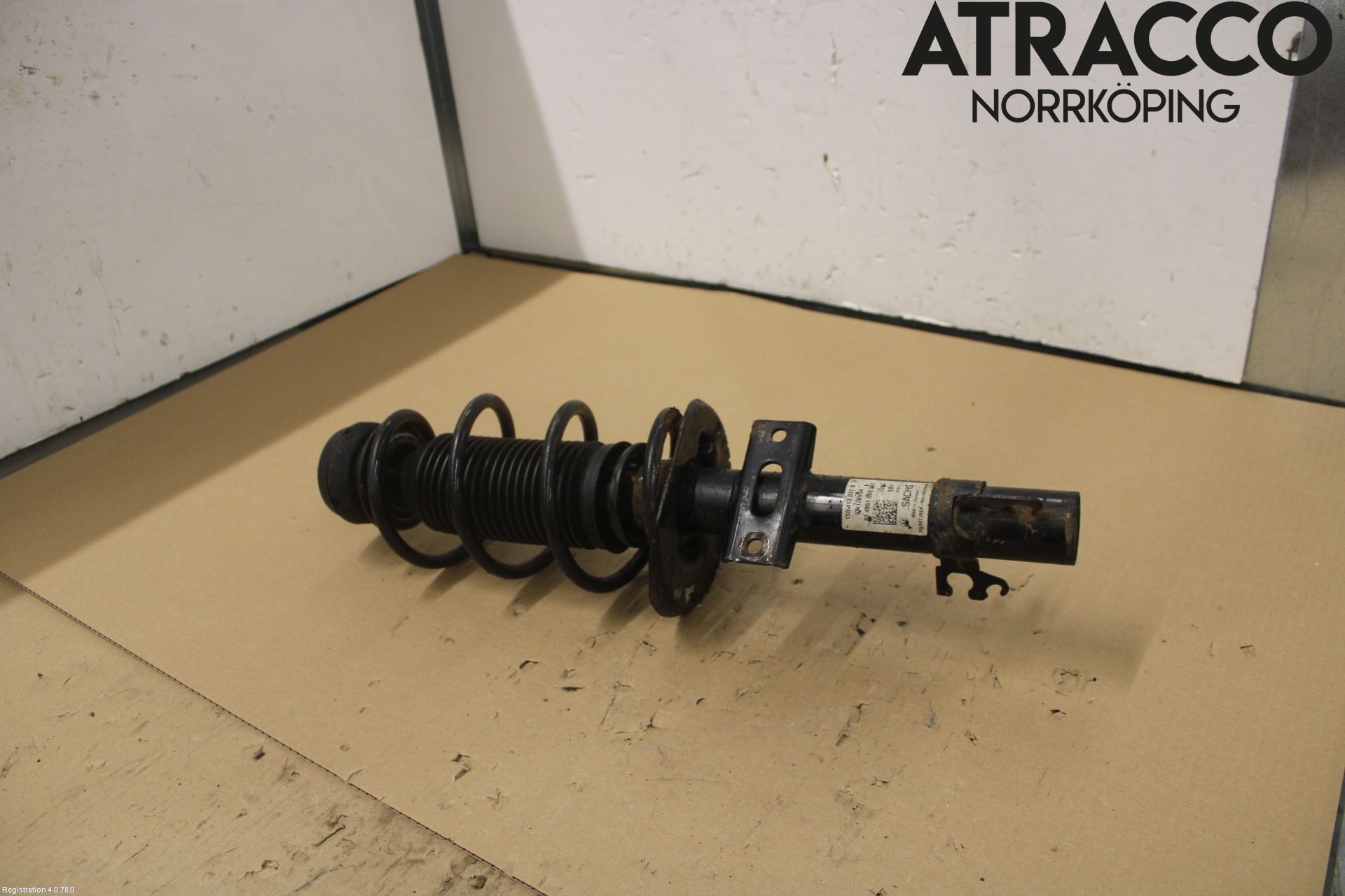 Volkswagen VW UP! / E-UP! Fjäderben Fram Höger