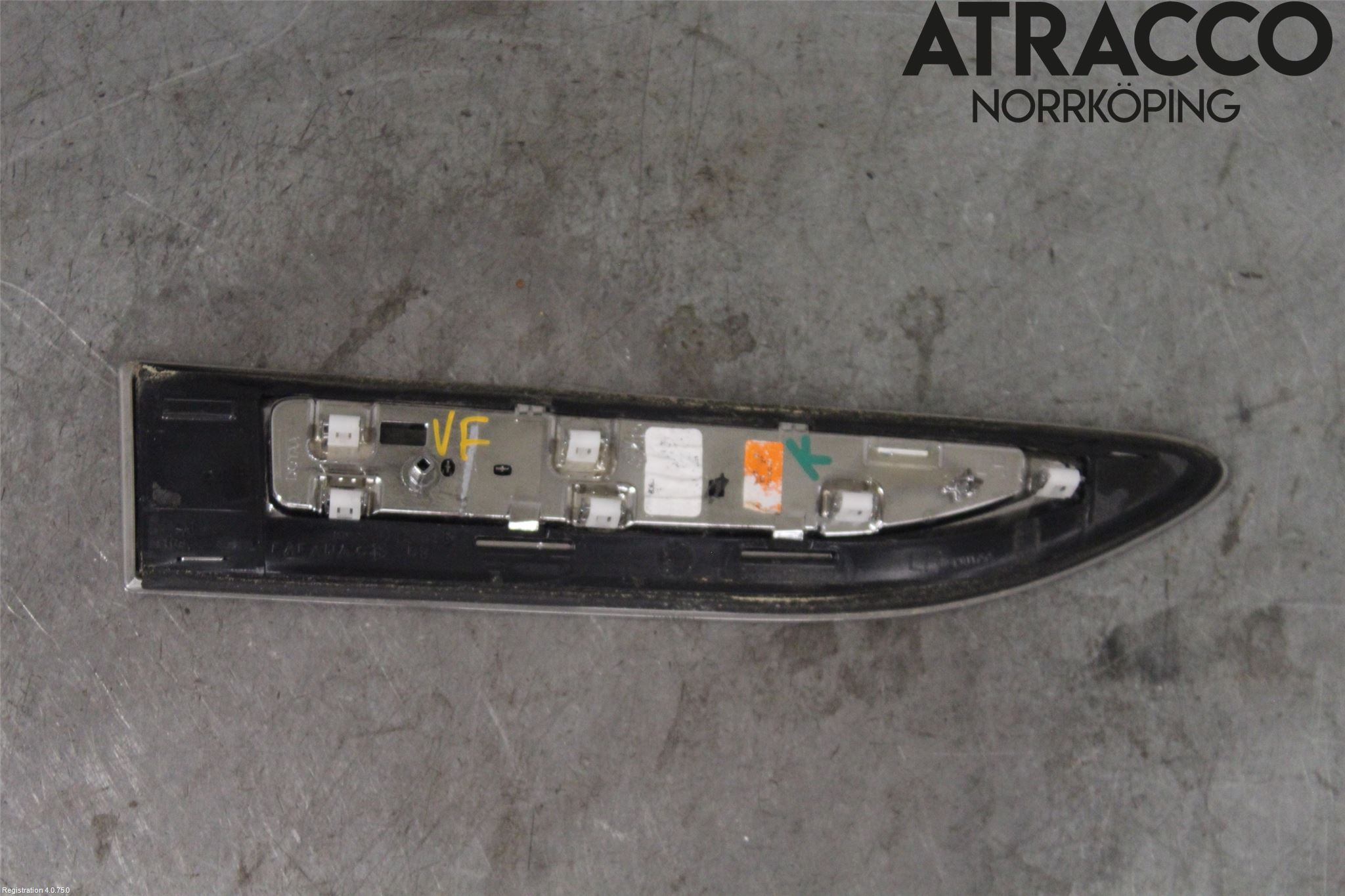 Jaguar E-PACE 17- List Framskärm Vä