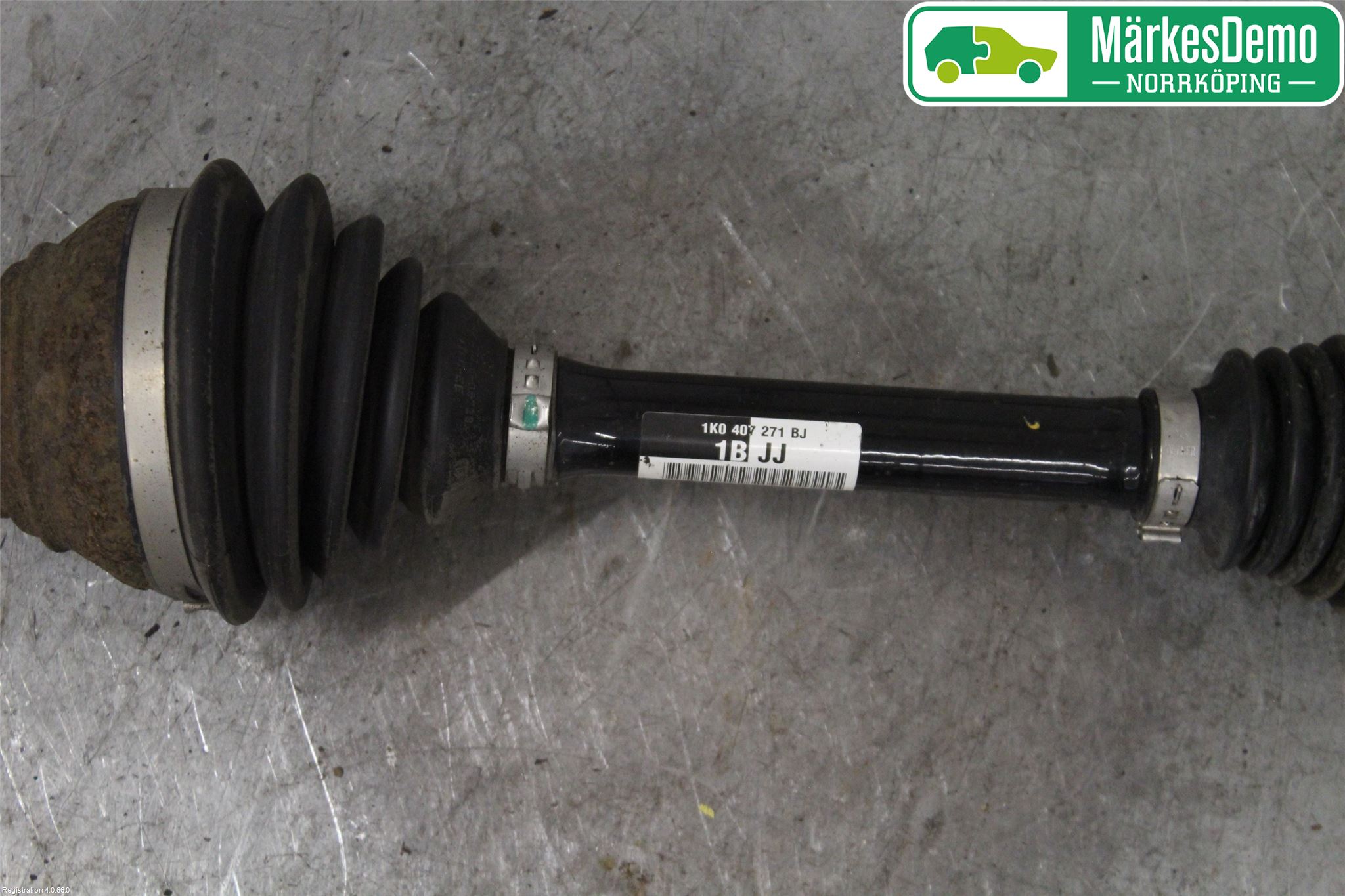 Volkswagen VW PASSAT 11-14 Drivaxel Fram Vänster