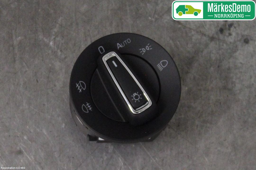 Skoda KAMIQ 20- Strömställare Ljus