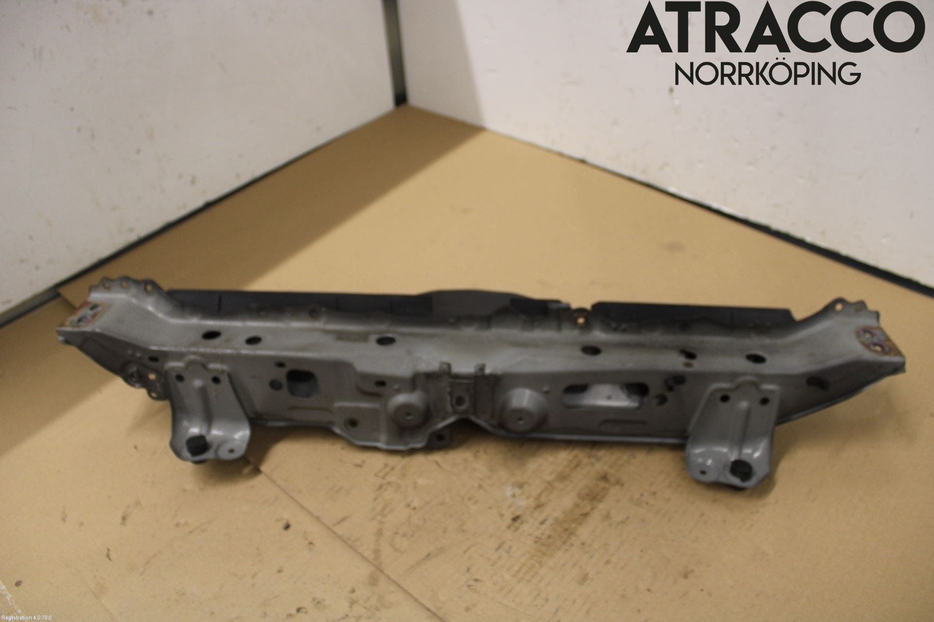 Toyota YARIS XP90 06-11 Frontplåt