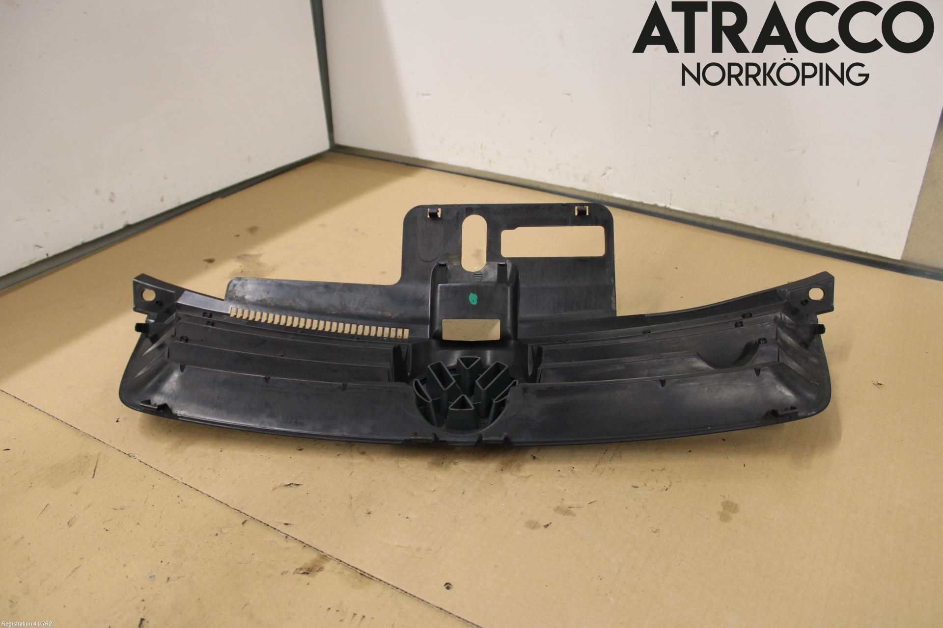 Volkswagen VW POLO 02-05 Grill Komp