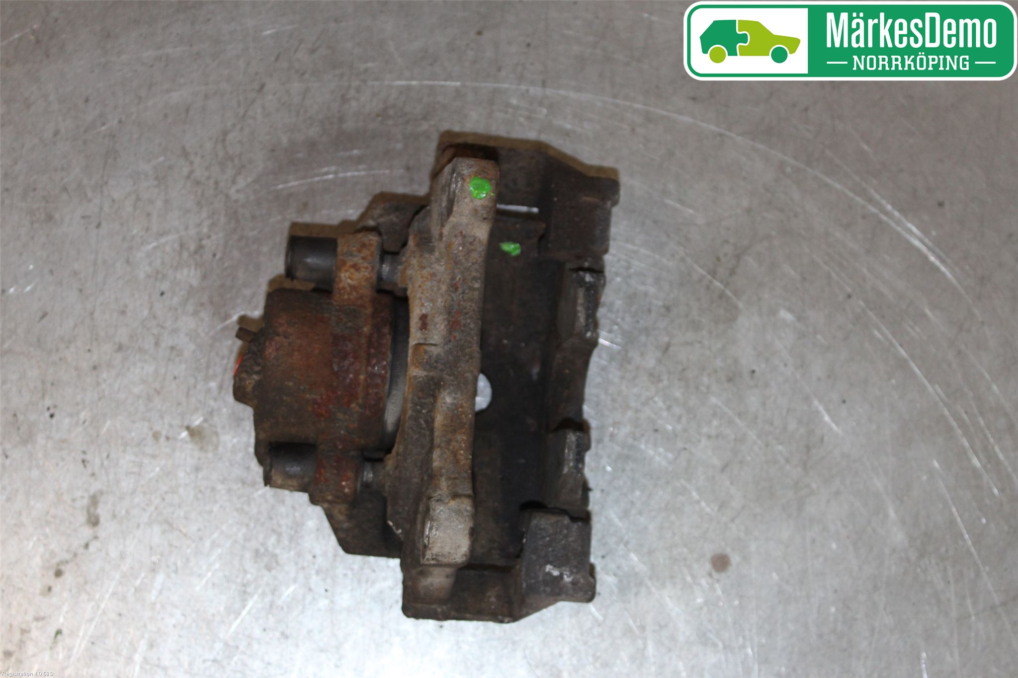 Volkswagen VW PASSAT 11-14 Bromsok Fram Vänster