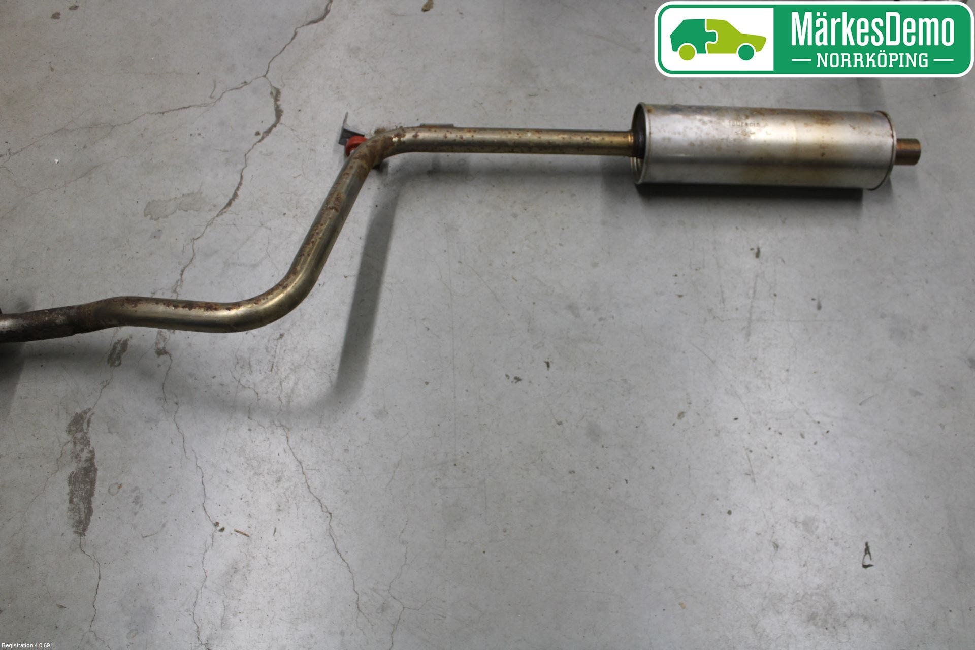 Skoda KAMIQ 20- Avgas Halvsats