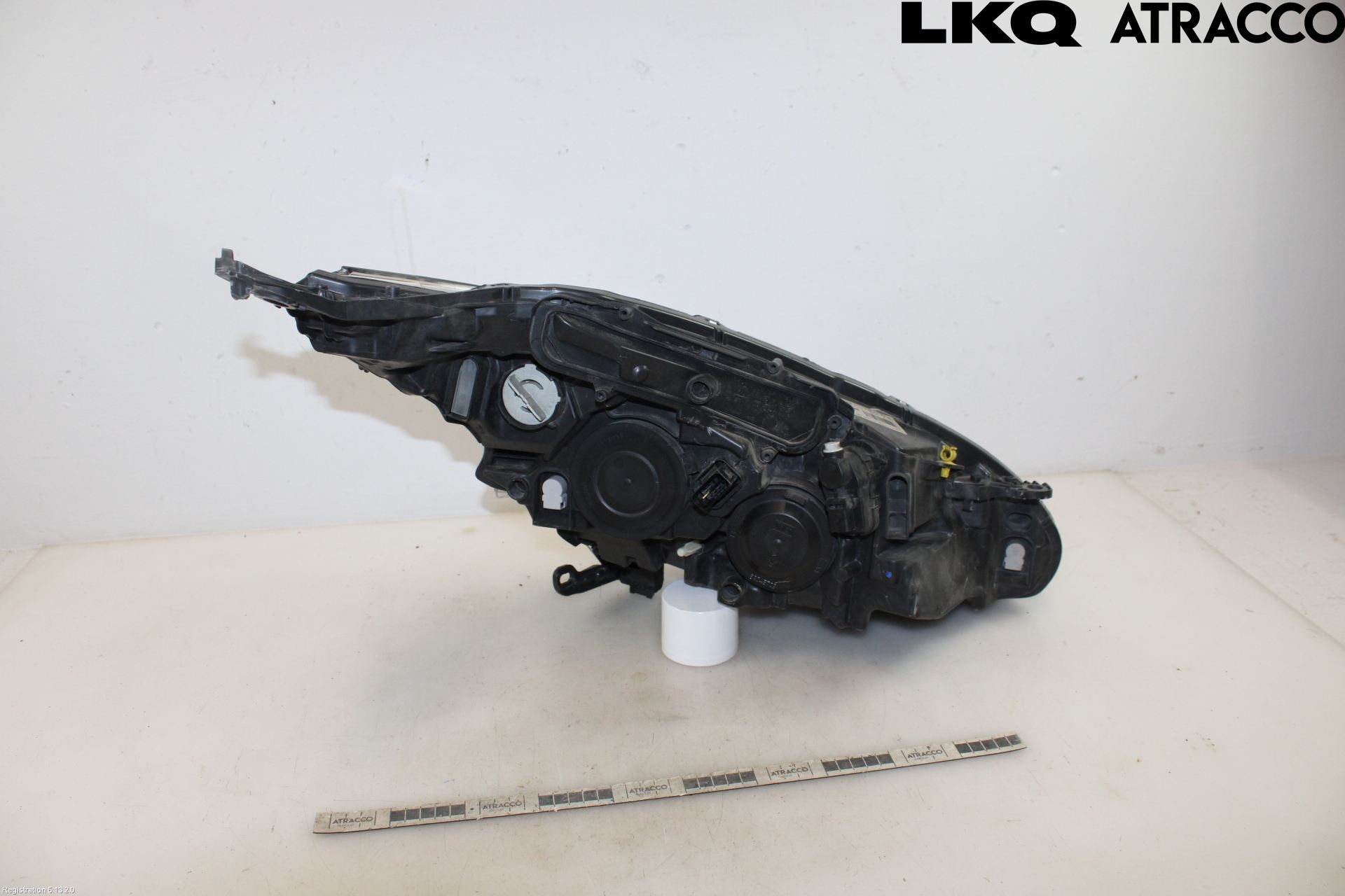 Peugeot PEUGOT 208 16-19 Strålkastare Vänster