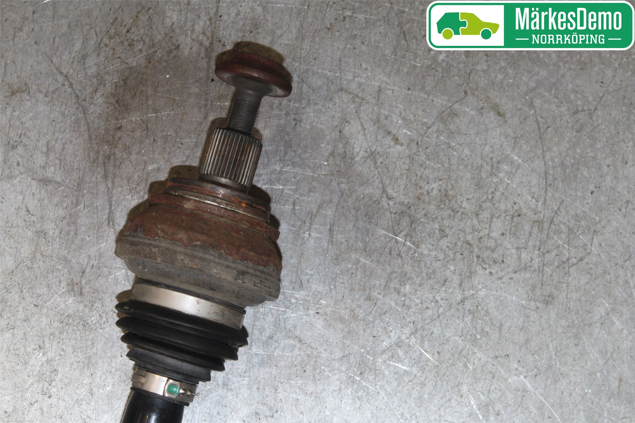 Audi A4/S4 B9 16-19 Drivaxel Bak Vänster