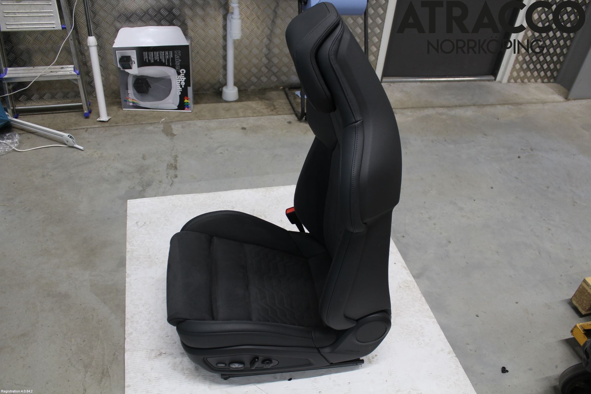 Audi E-TRON GT FW 21- Inredning Stol Fram Vä