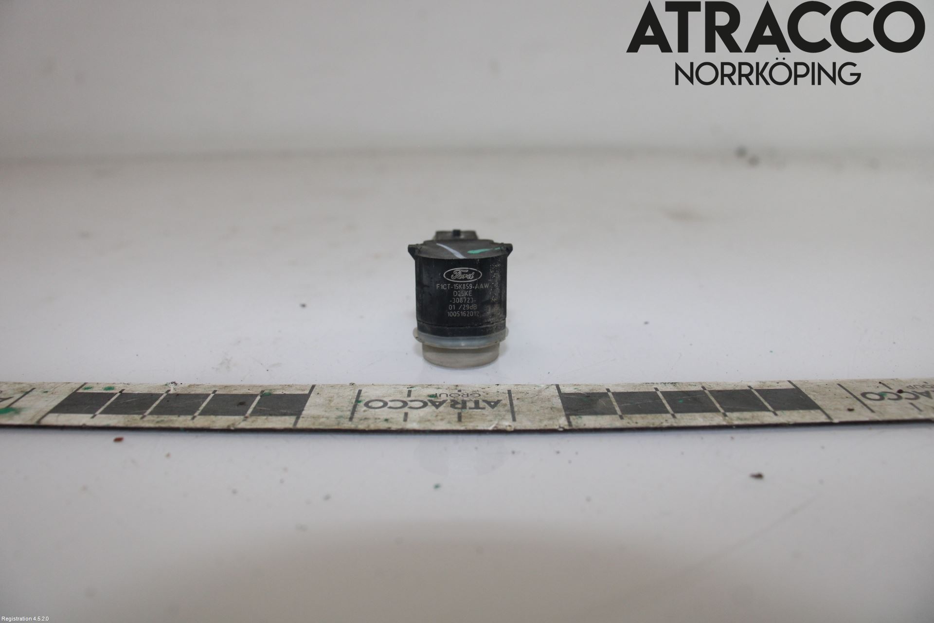 Ford S-MAX 15- Parkeringshjälp Frontsensor