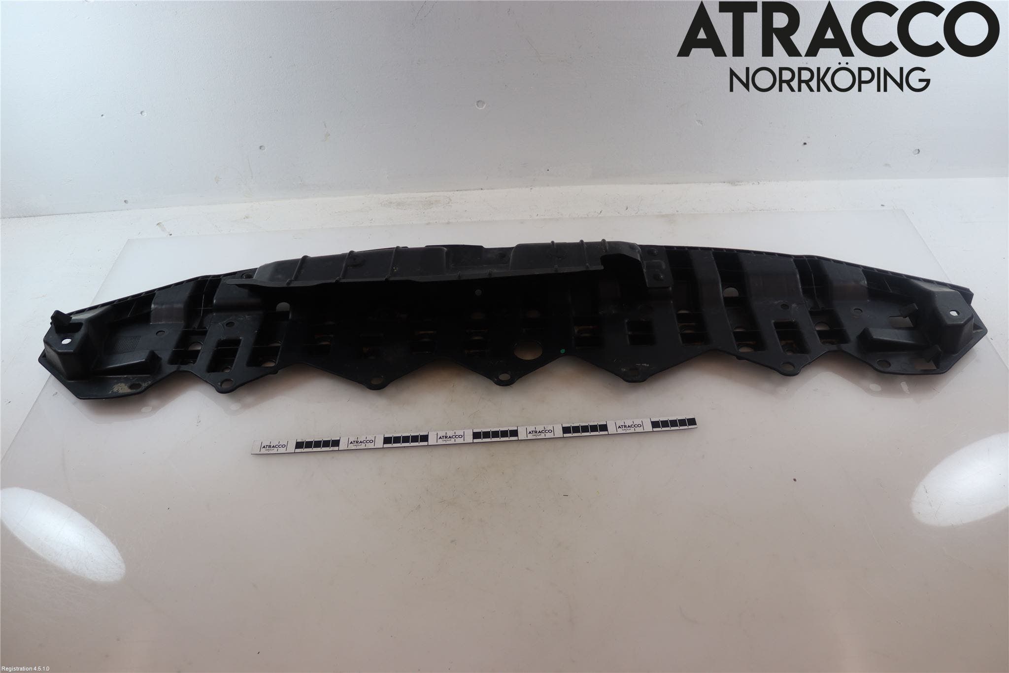 Toyota YARIS XP130 12-14 Hasplåt Plåt-Plast