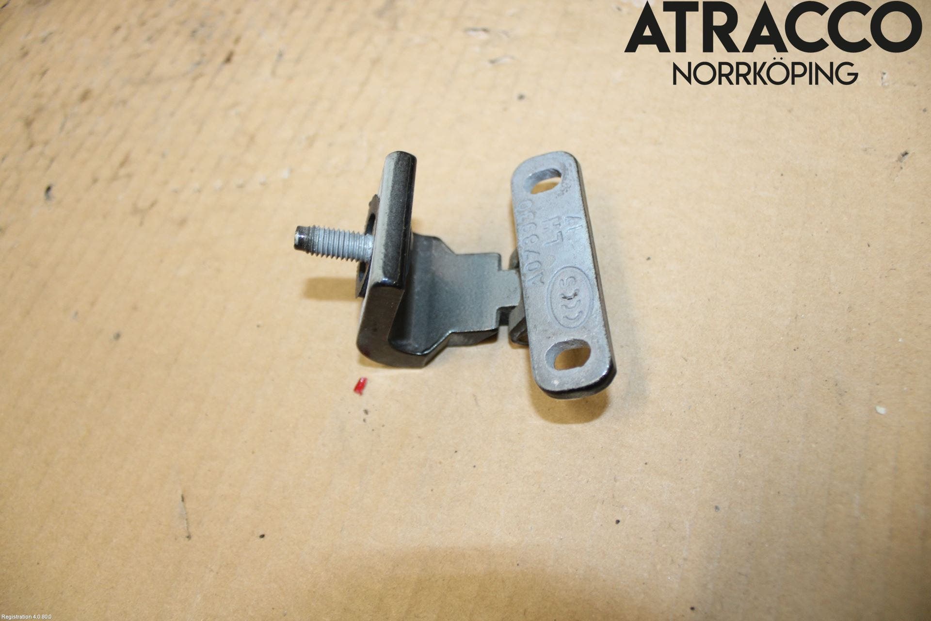 Audi Q5/SQ5 17- Bakluckegångjärn Vä