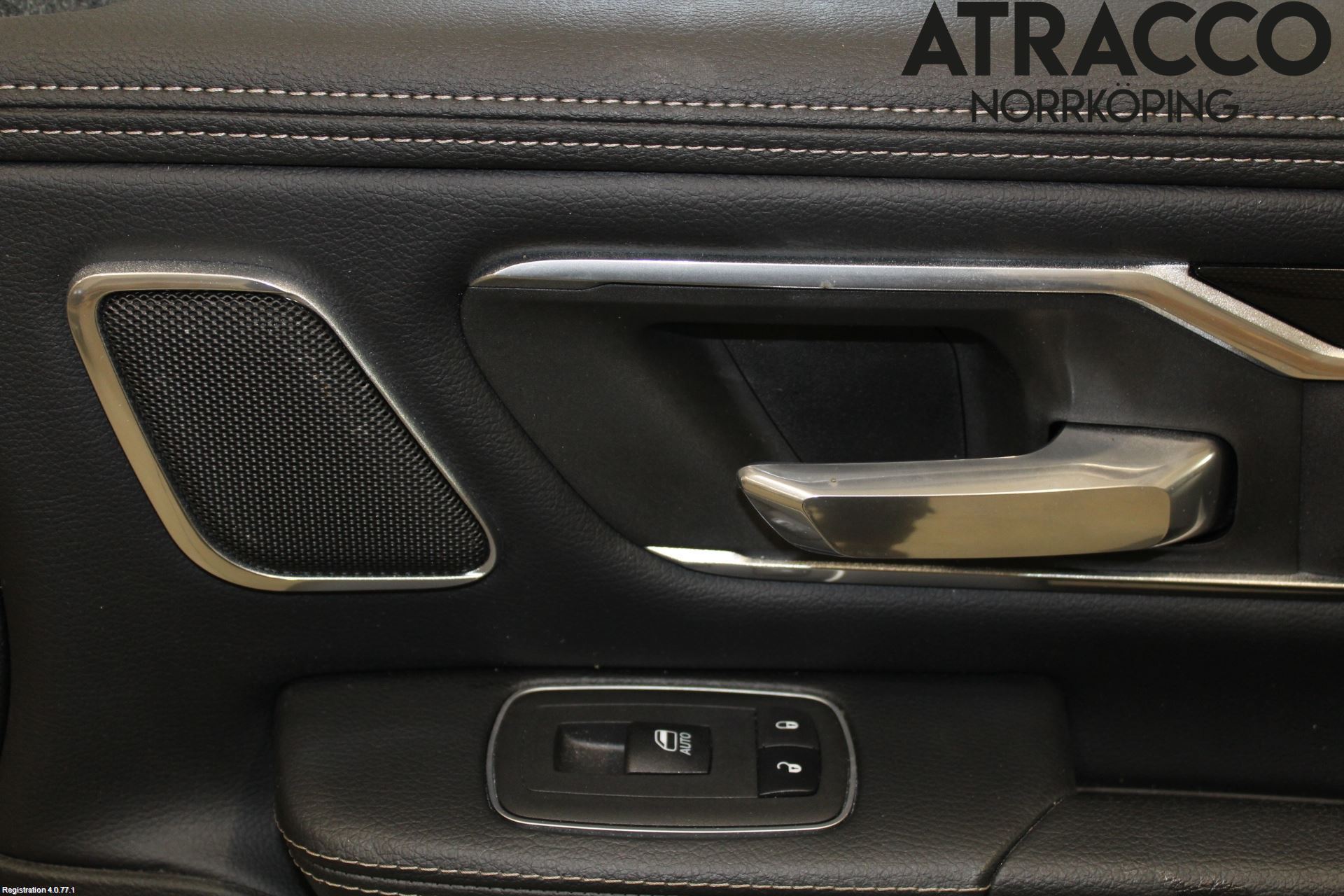 Dodge PICK UP RAM 81- Dörrklädsel Hö