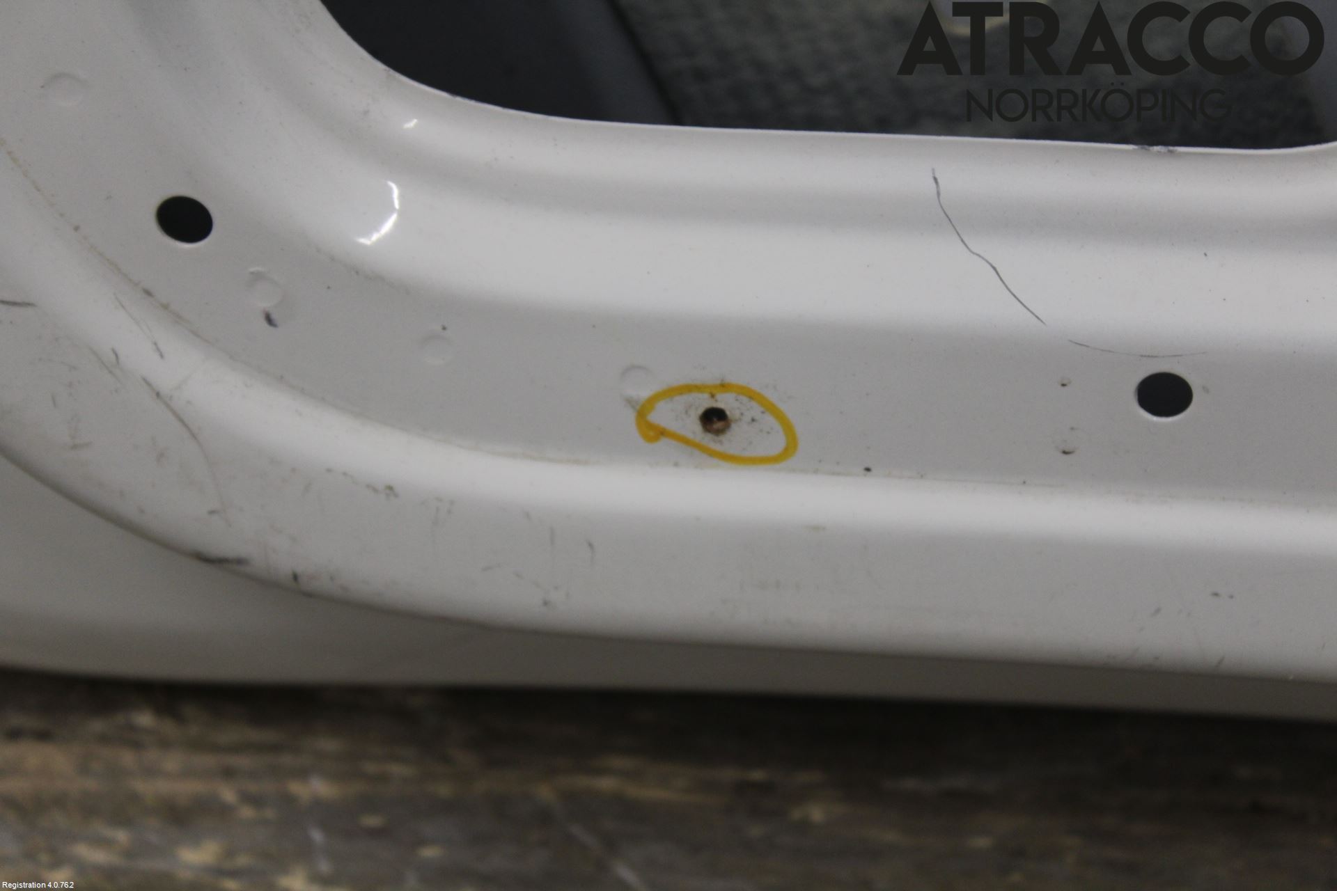 Volkswagen VW CADDY      04-10 Dörr Bak Van-Skåp Höger