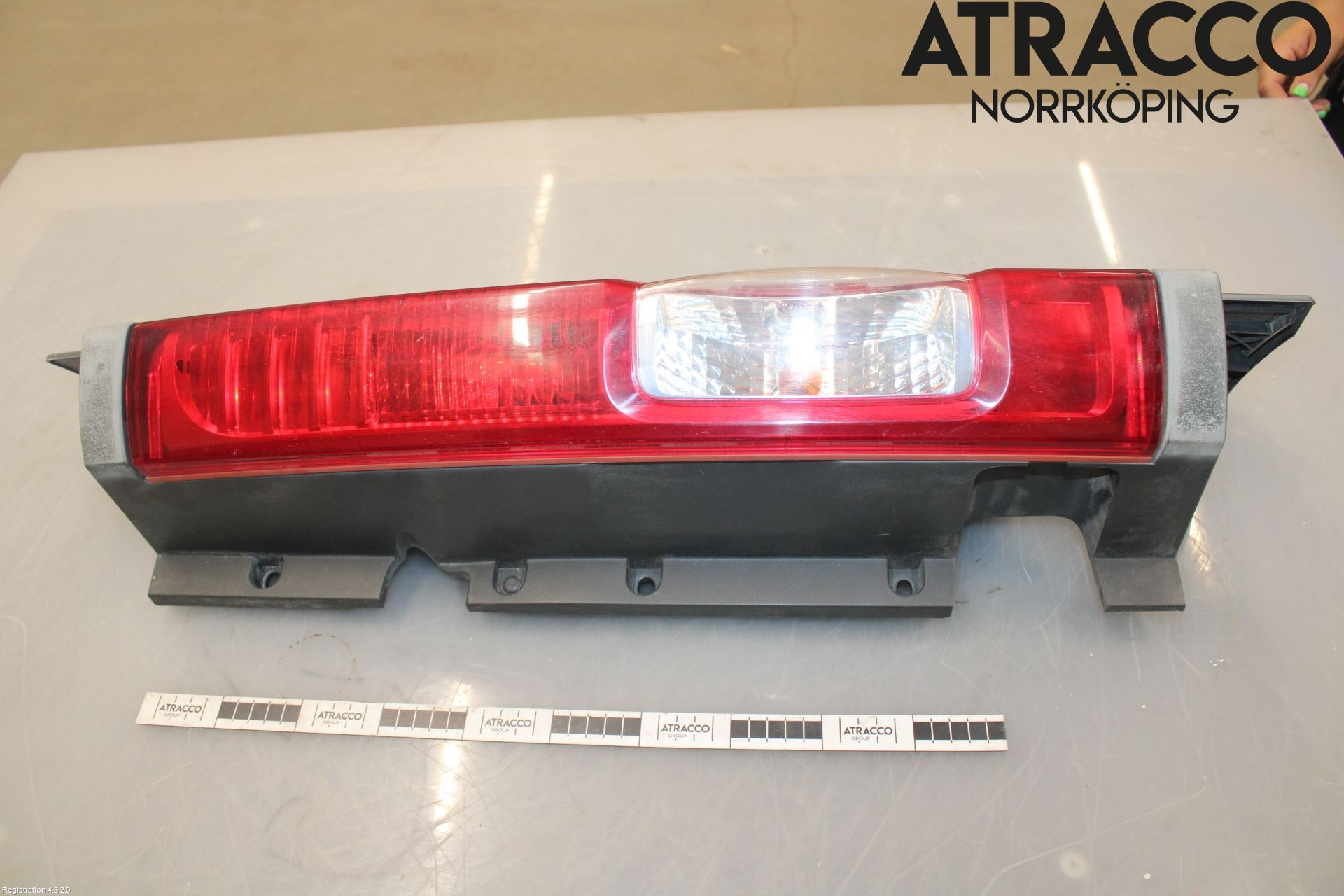 Opel VIVARO 01-14 Bakljus Höger