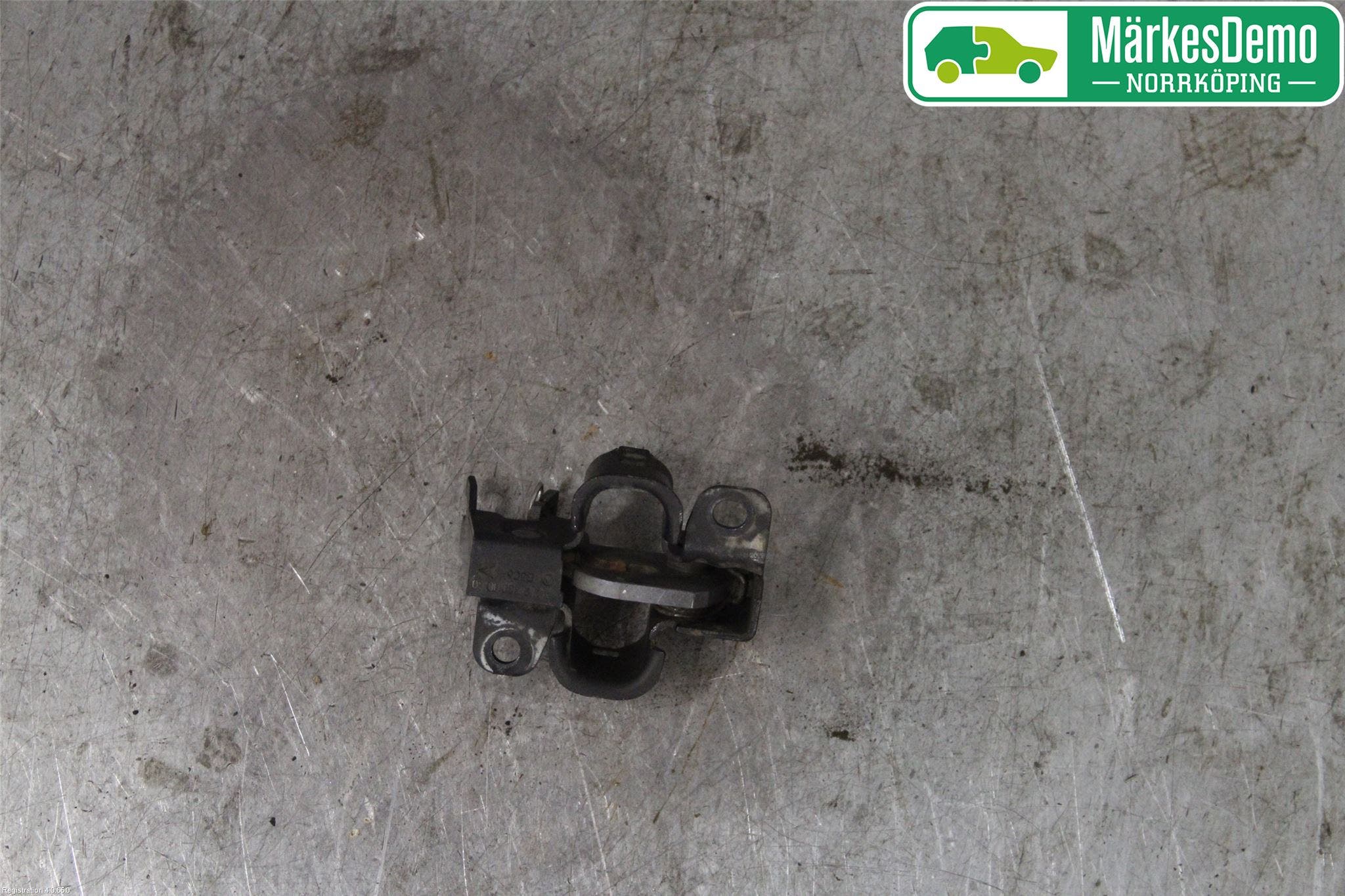 Mercedes-Benz MB E-KLASS (W211) 02-09 Huvlås