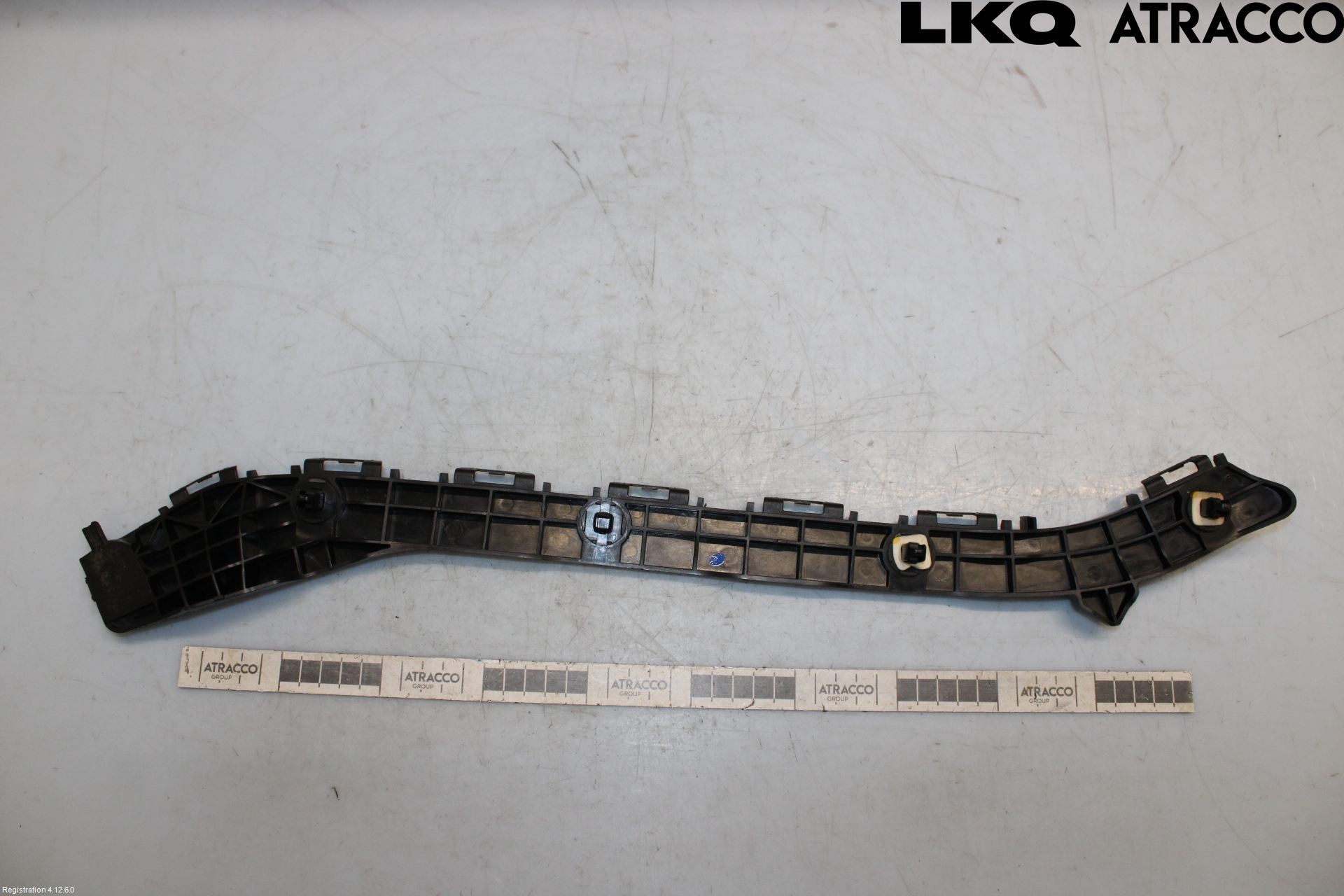 Toyota AURIS 13-19 Stötfångarfäste Bak Hö