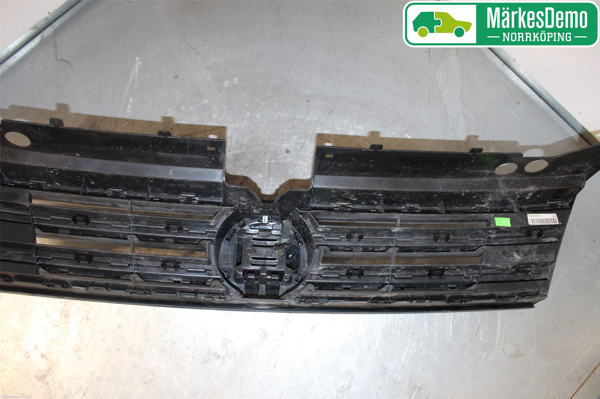 Volkswagen VW TIGUAN 16-24 Grill Komp