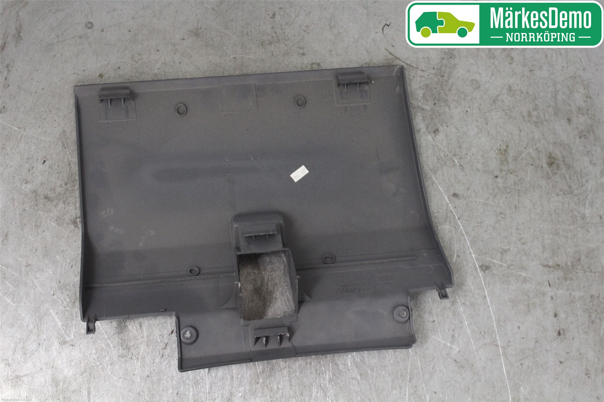 Renault CLIO    91-96 Instrumentbräda Sparkskydd