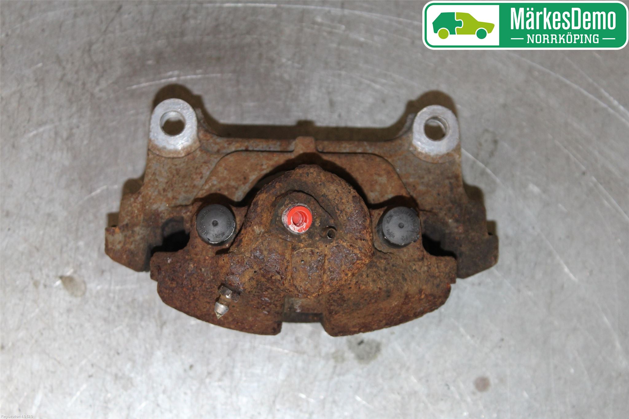 Volkswagen VW PASSAT 11-14 Bromsok Fram Höger