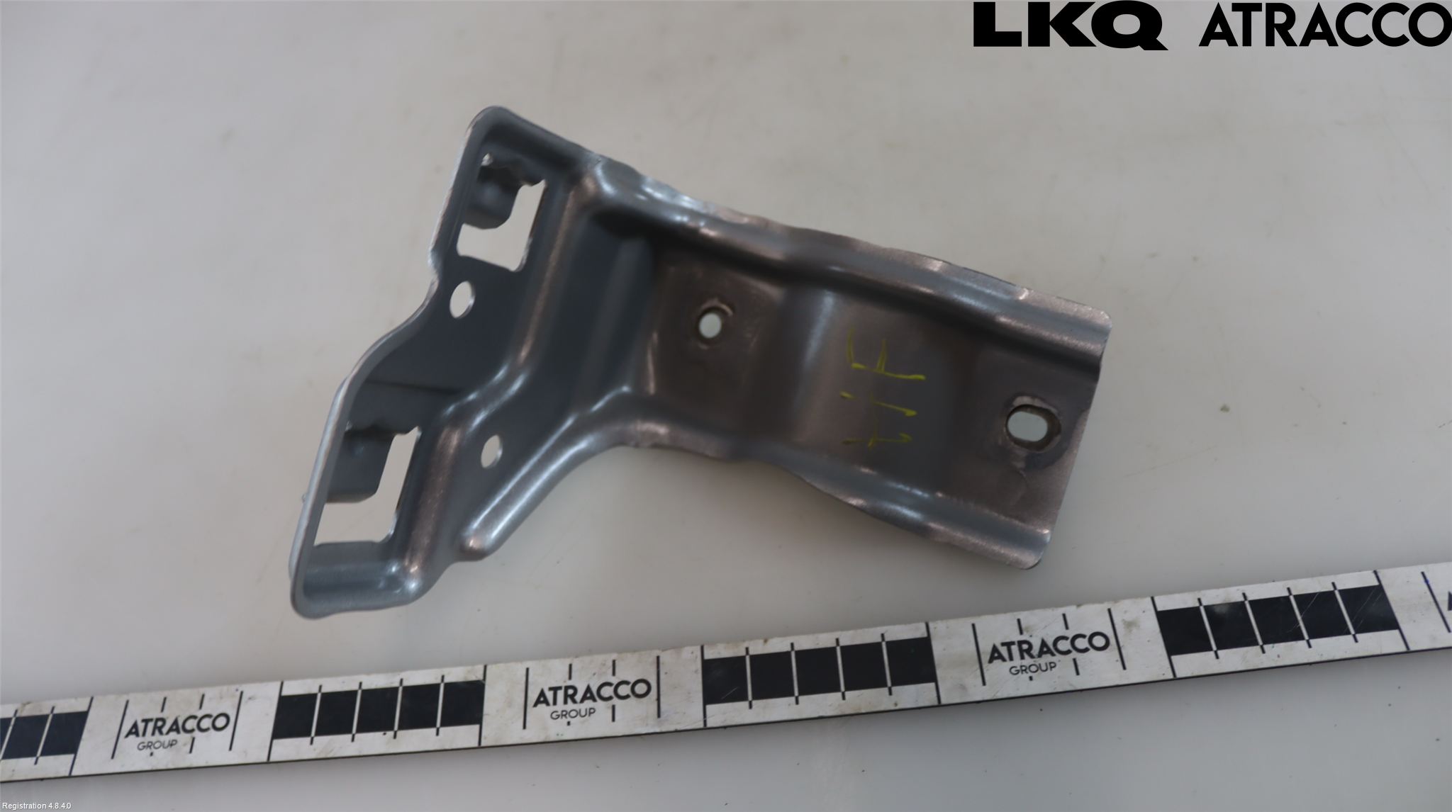 Toyota COROLLA 02-07 Skärmfäste Fram Hö