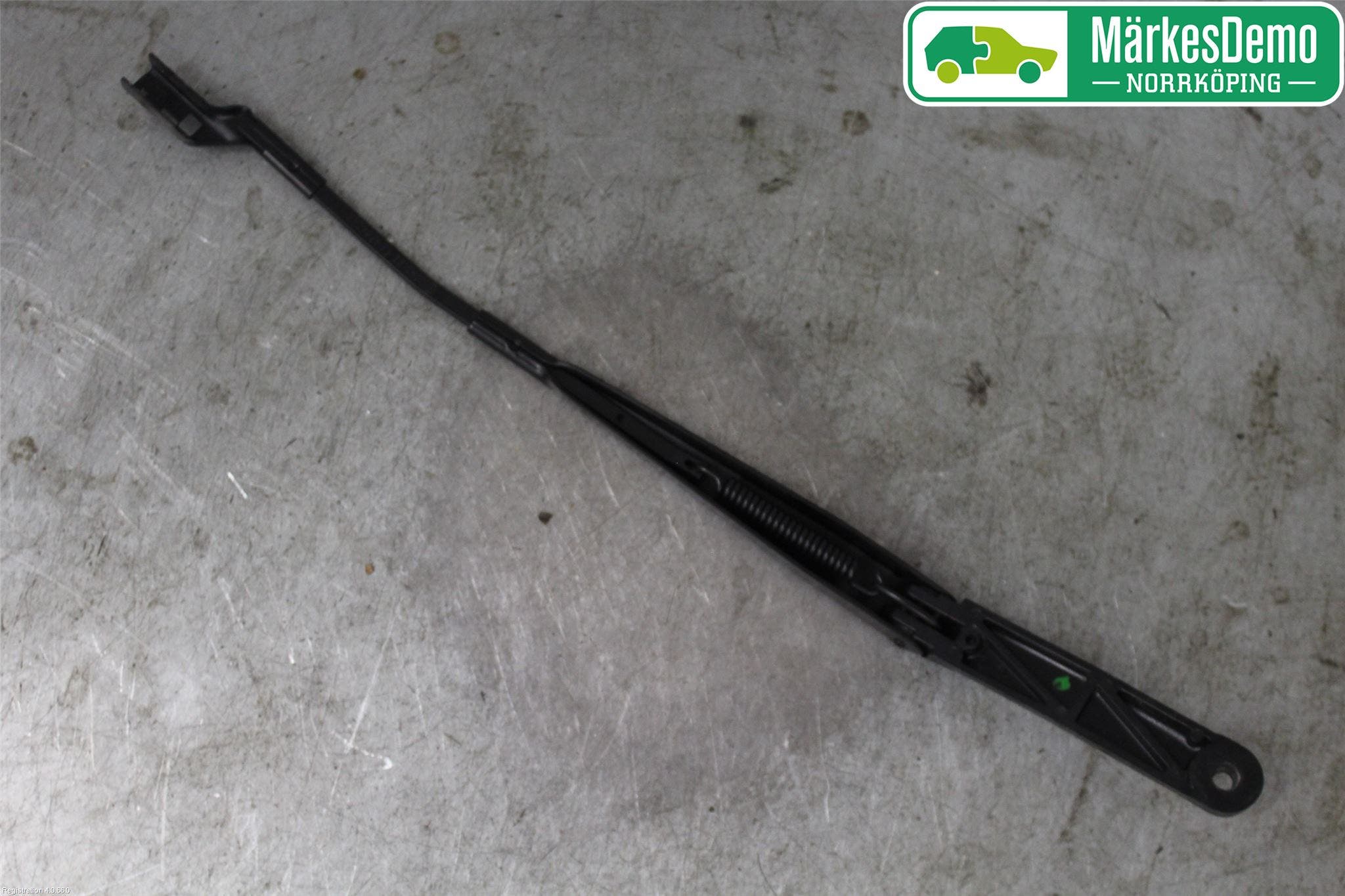 Volkswagen VW GOLF / E-GOLF VII 13-20 Torkararm Armar Vindruta