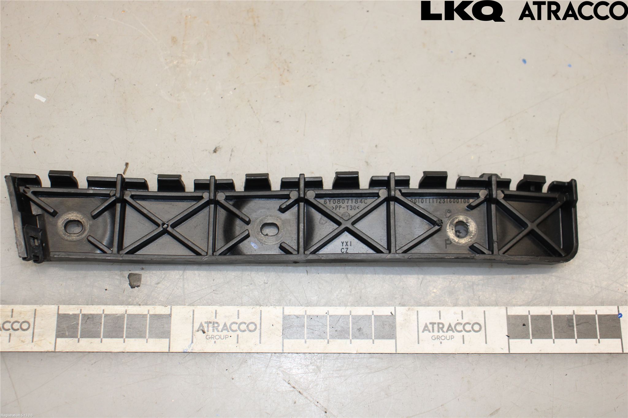 Skoda FABIA 99-07 Stötfångarfäste Fram Hö