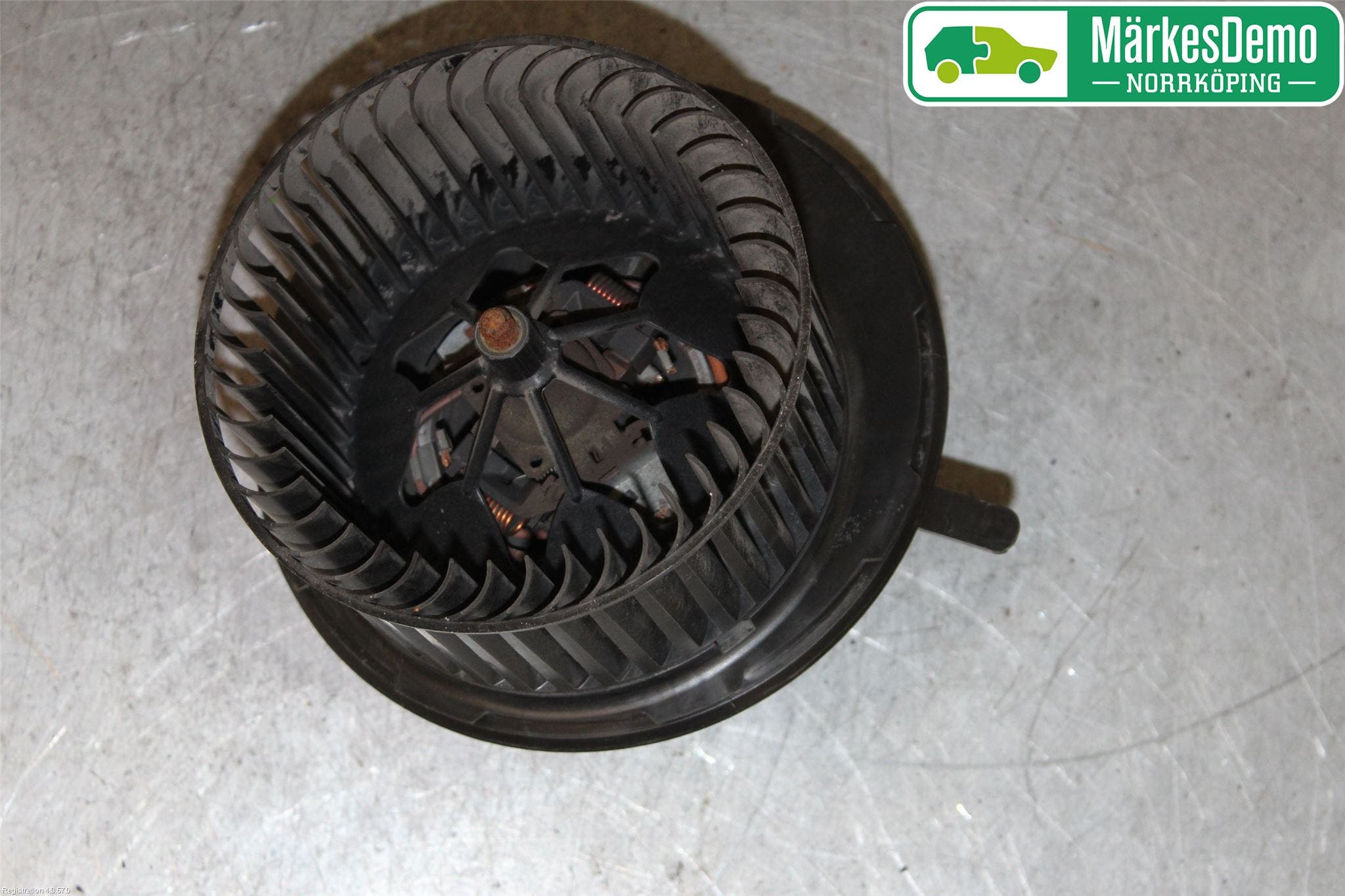 Volkswagen VW CADDY 11-15 Värmefläkt