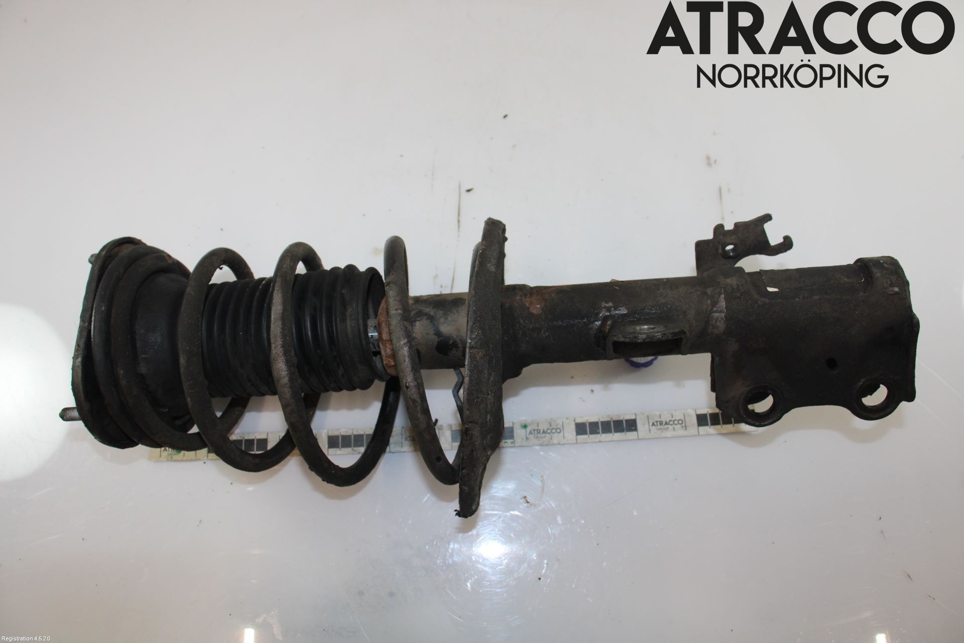 Toyota AVENSIS 09-15 Fjäderben Fram Höger
