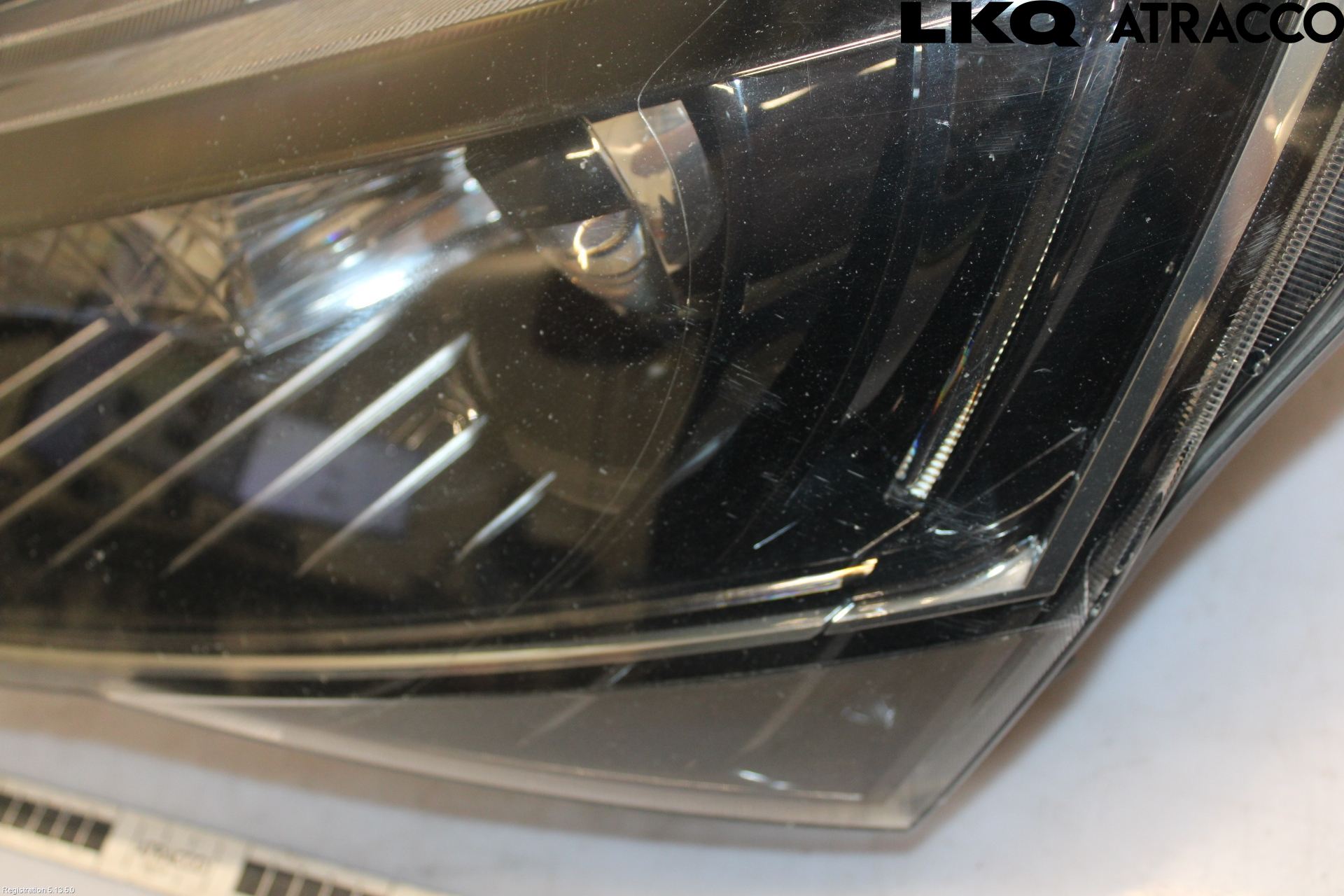 Skoda SUPERB 09-15 Strålkastare Vänster