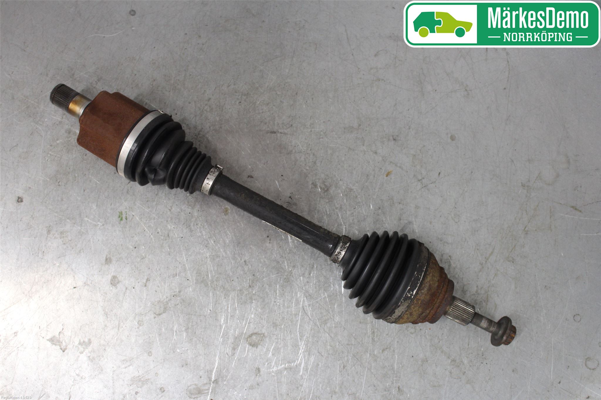 Volkswagen VW PASSAT 15-19 Drivaxel Fram Vänster
