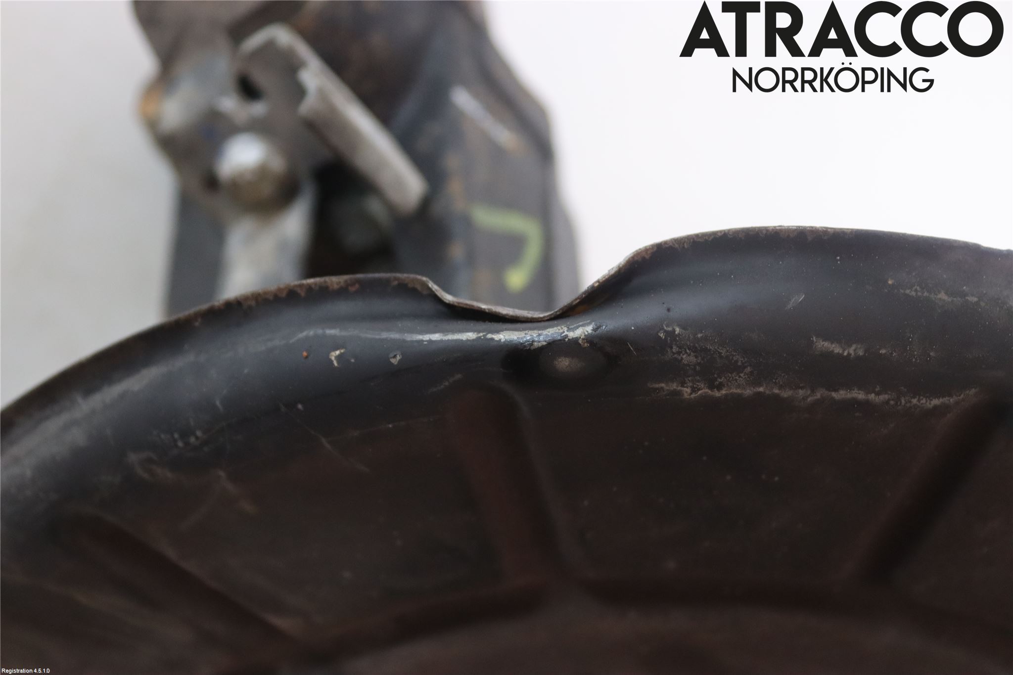 Volkswagen VW CADDY      04-10 Styrspindel Lagerhus Vä