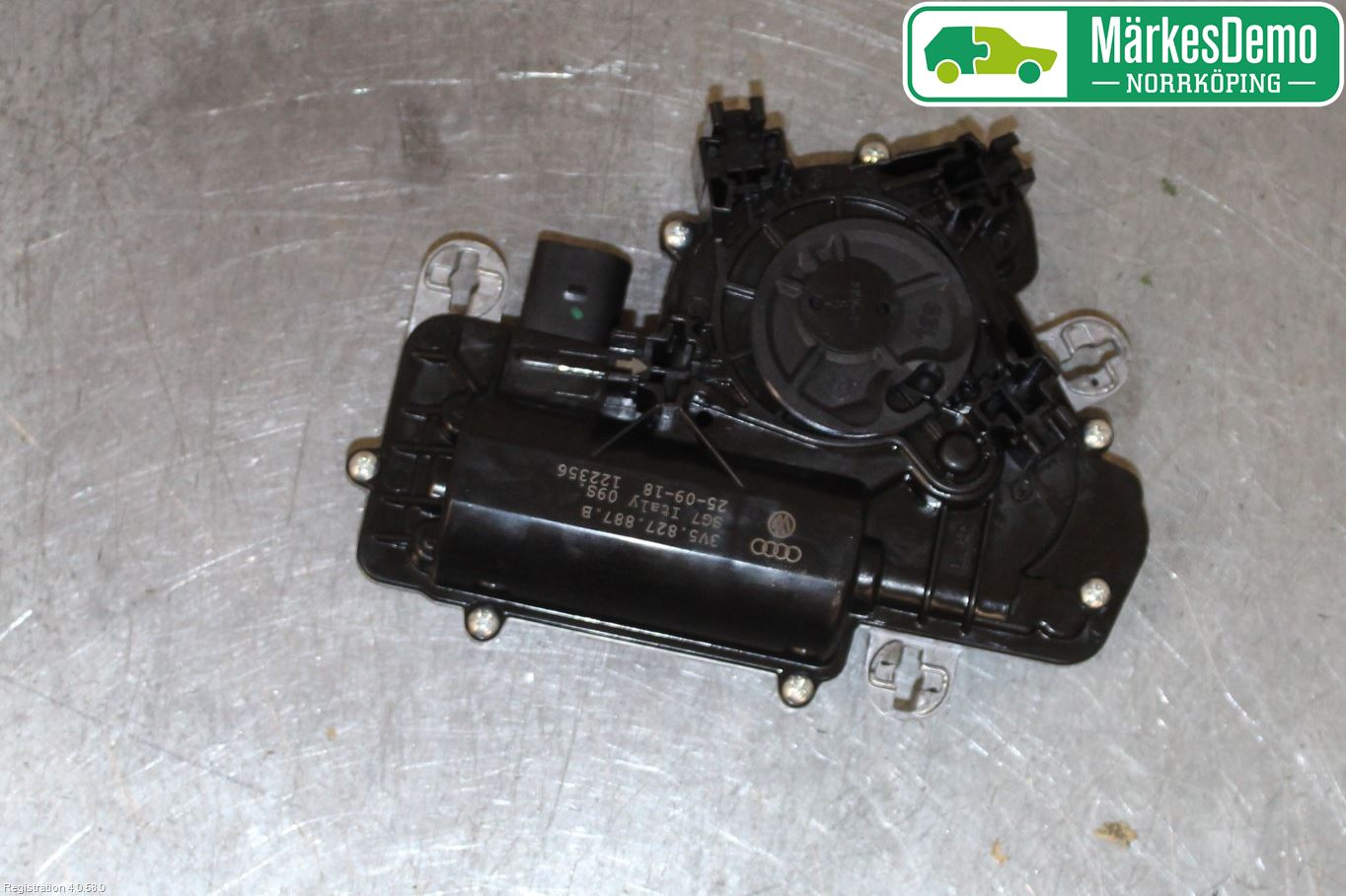 Audi A4/S4 B9 16-19 Bakluckeöppnare Automatisk