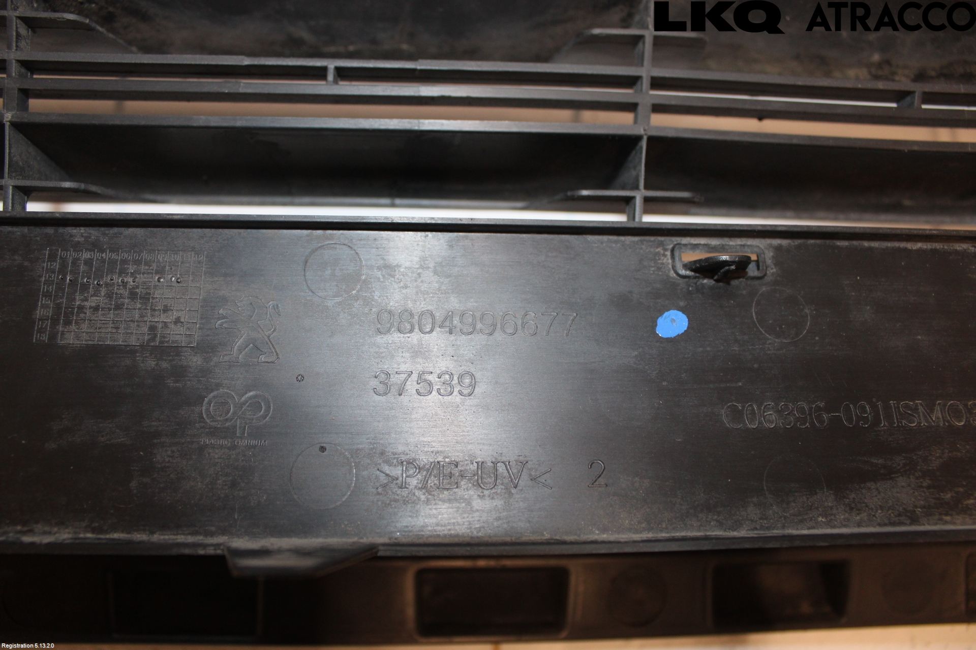 Peugeot 308 14-21 Grilldel Mitt