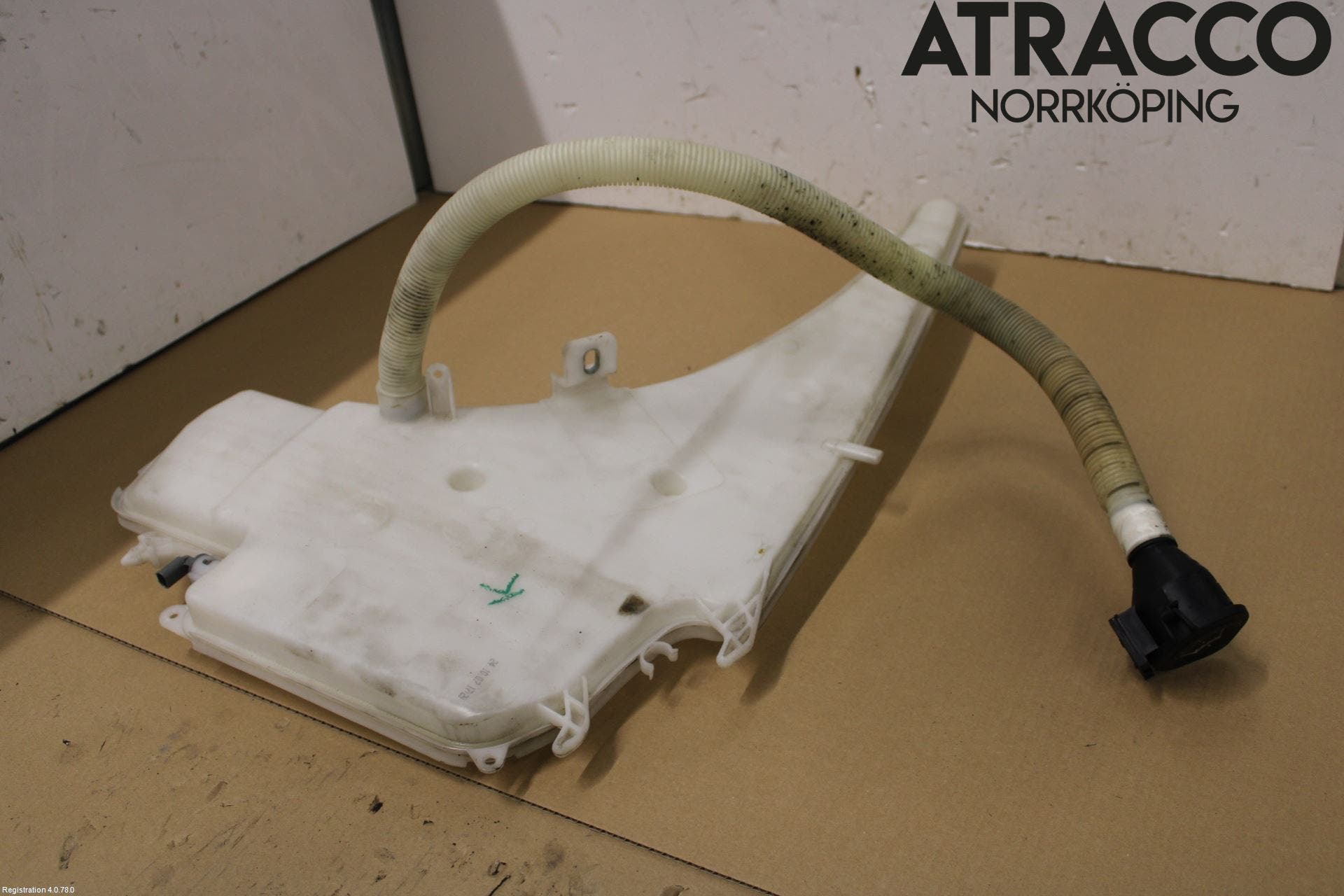 BMW 3 E90/91 SED/TOU 05-12 Spolartank Vindruta-Strål