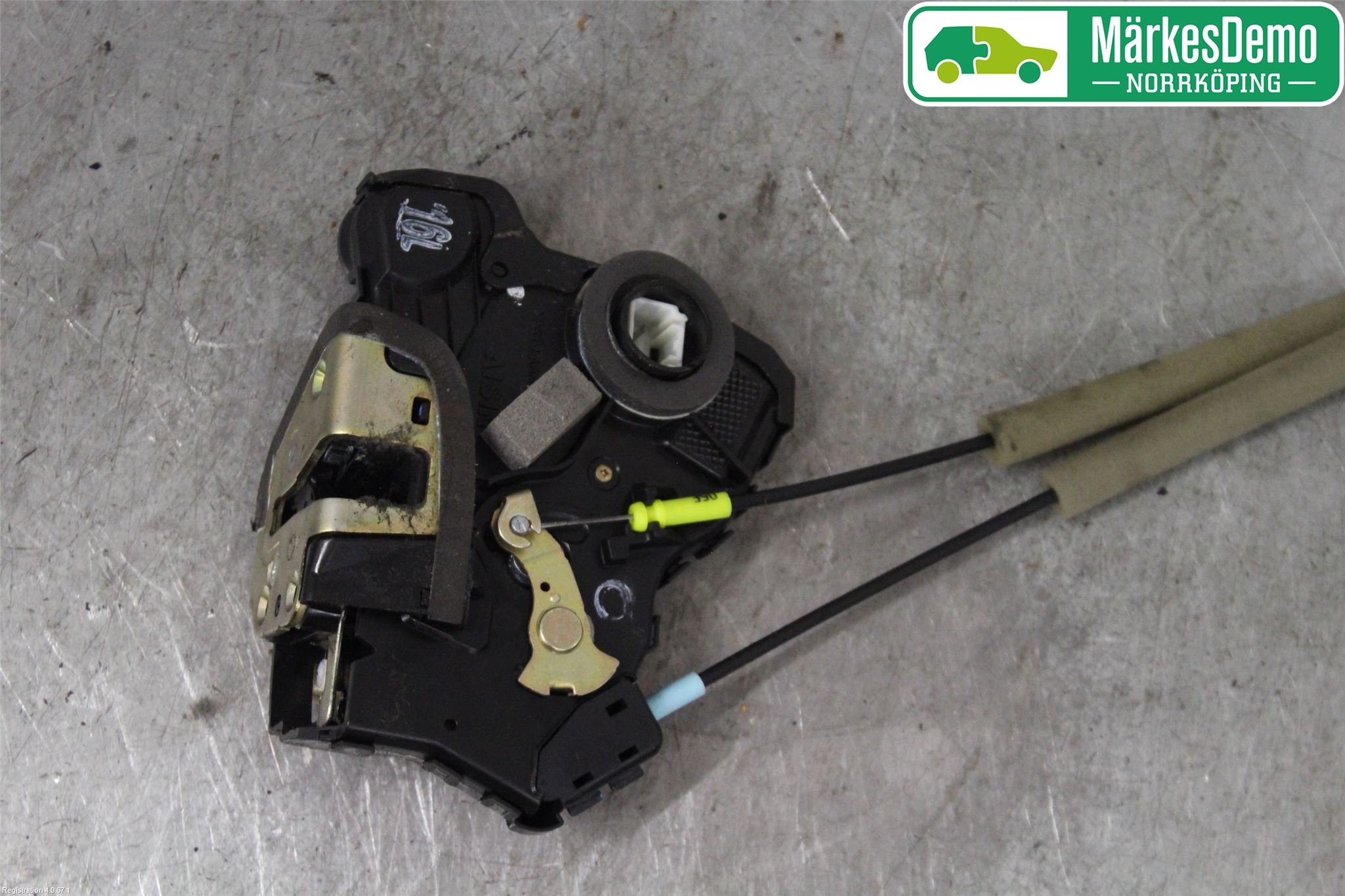 Toyota COROLLA 02-07 Låskista-Dörrlås