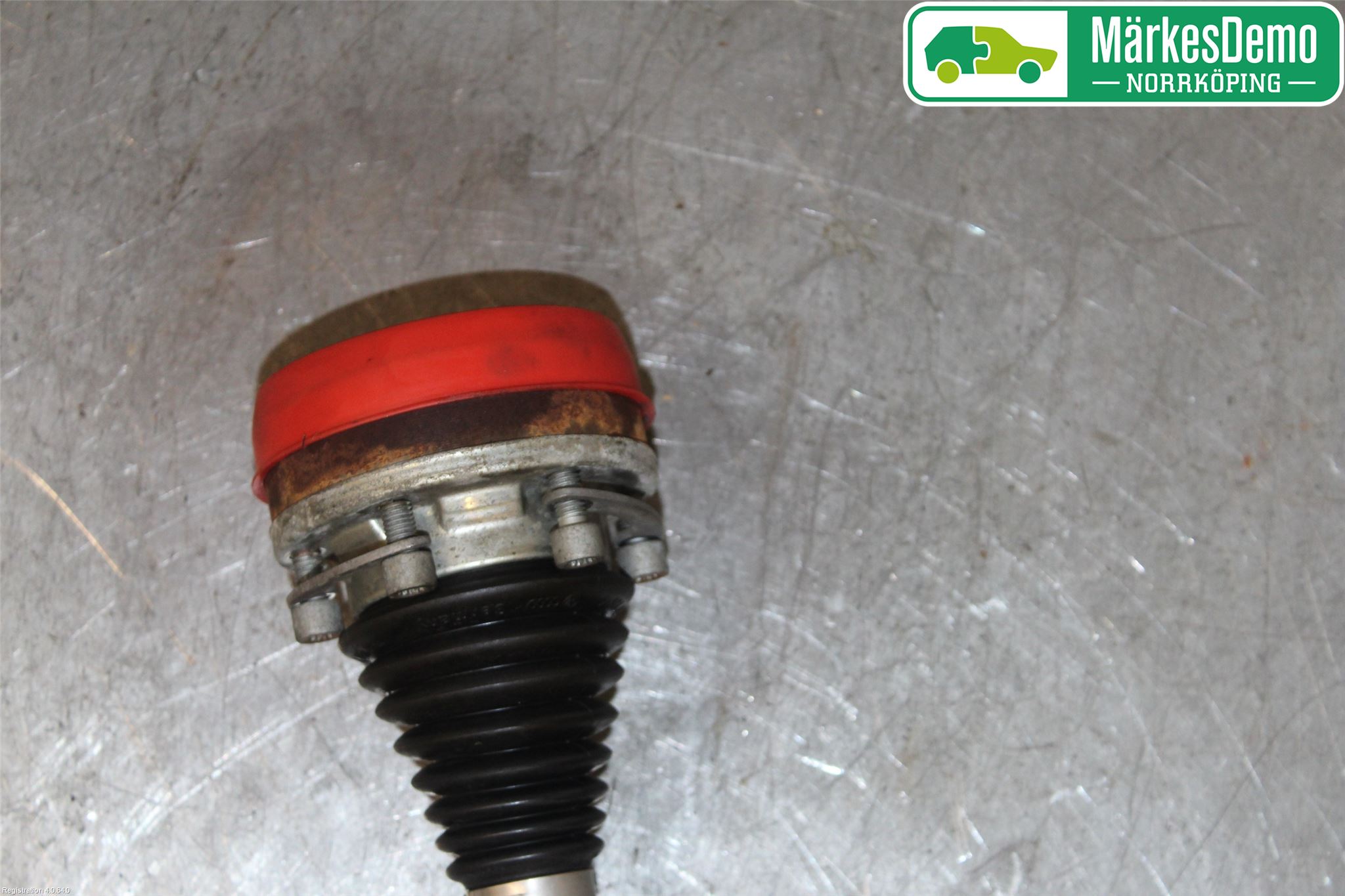 Volkswagen VW CADDY 16-20 Drivaxel Fram Höger