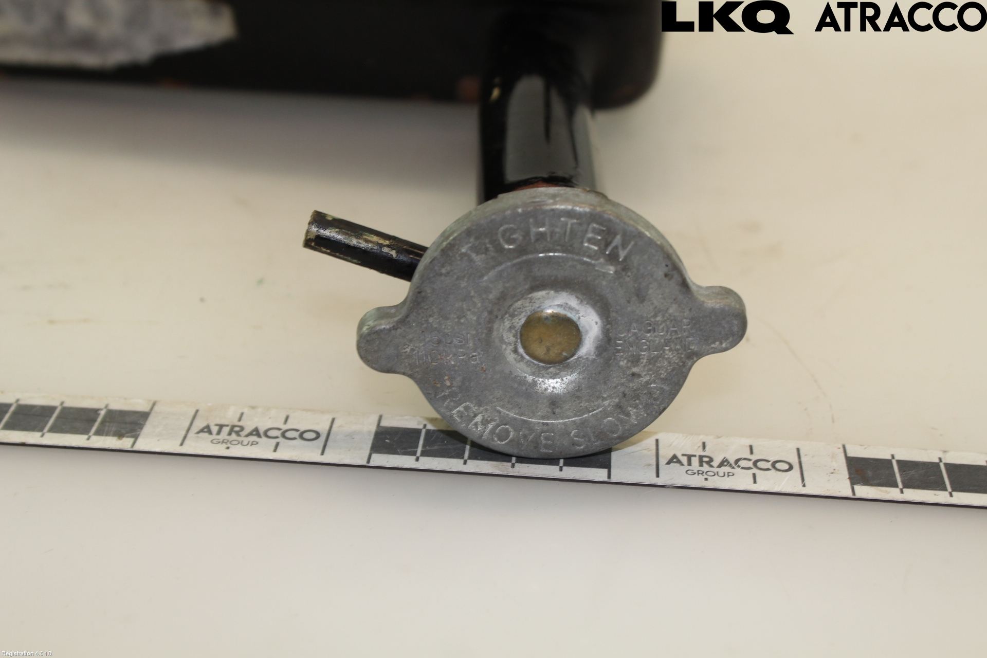 Jaguar XJ SERIE 2   73-79 Expansionstank