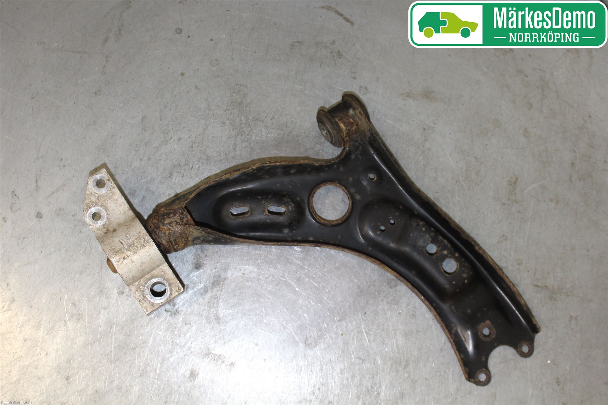 Skoda OCTAVIA (1Z) 05-13 Bärarm Fram Undre Vä