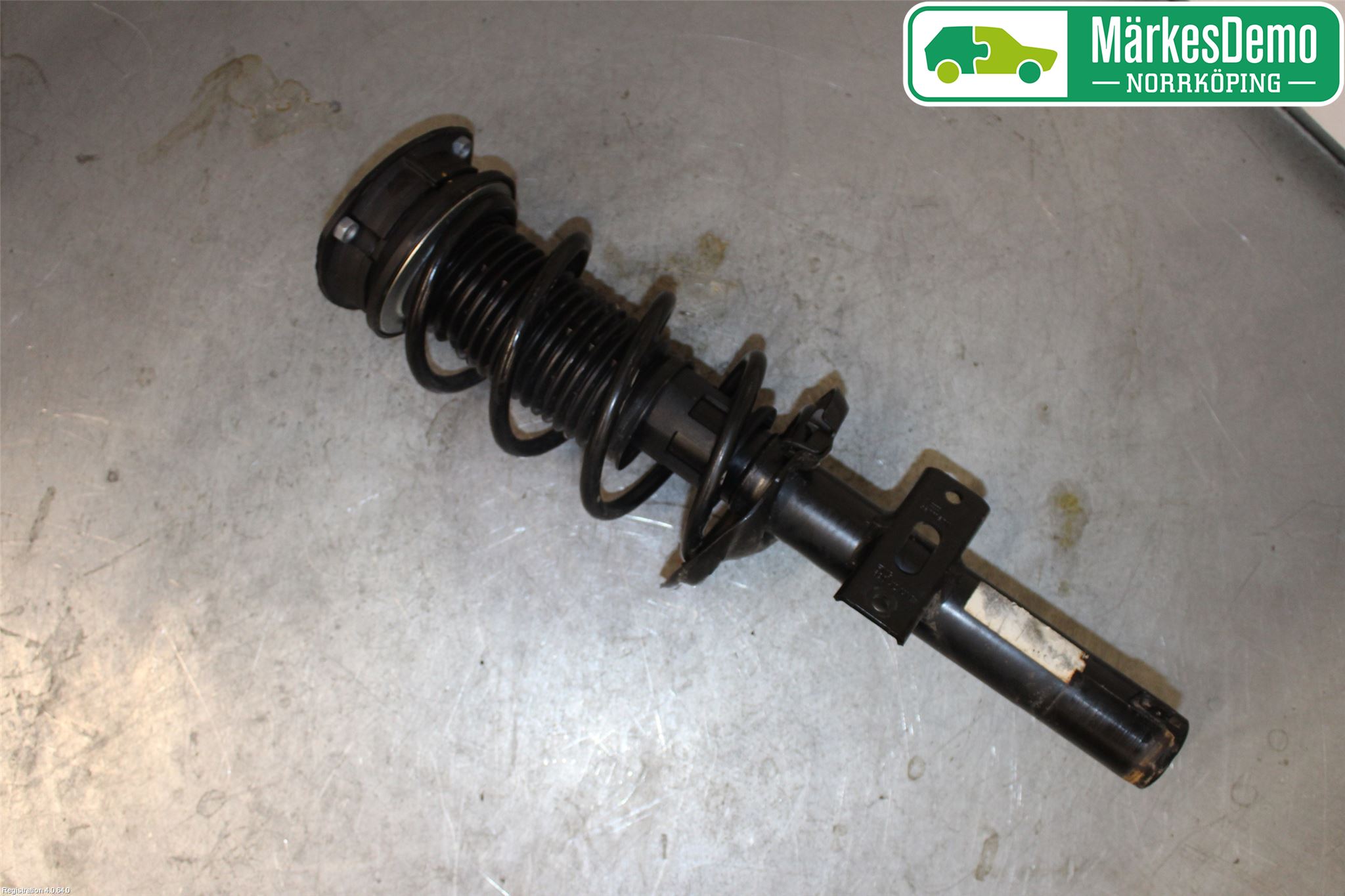 Skoda SCALA 19- Fjäderben Fram Höger