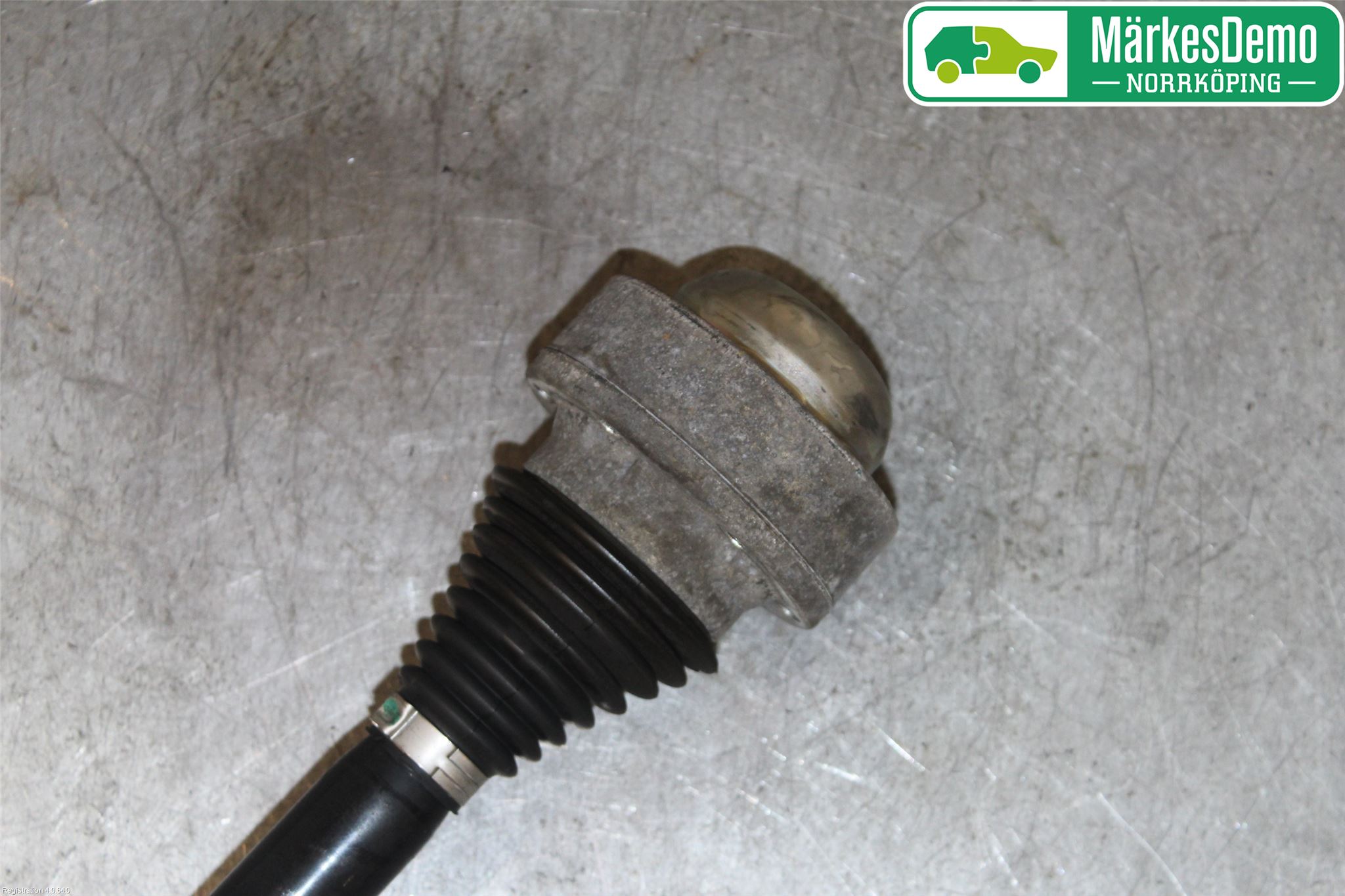 Audi A4/S4 B9 16-19 Drivaxel Bak Vänster
