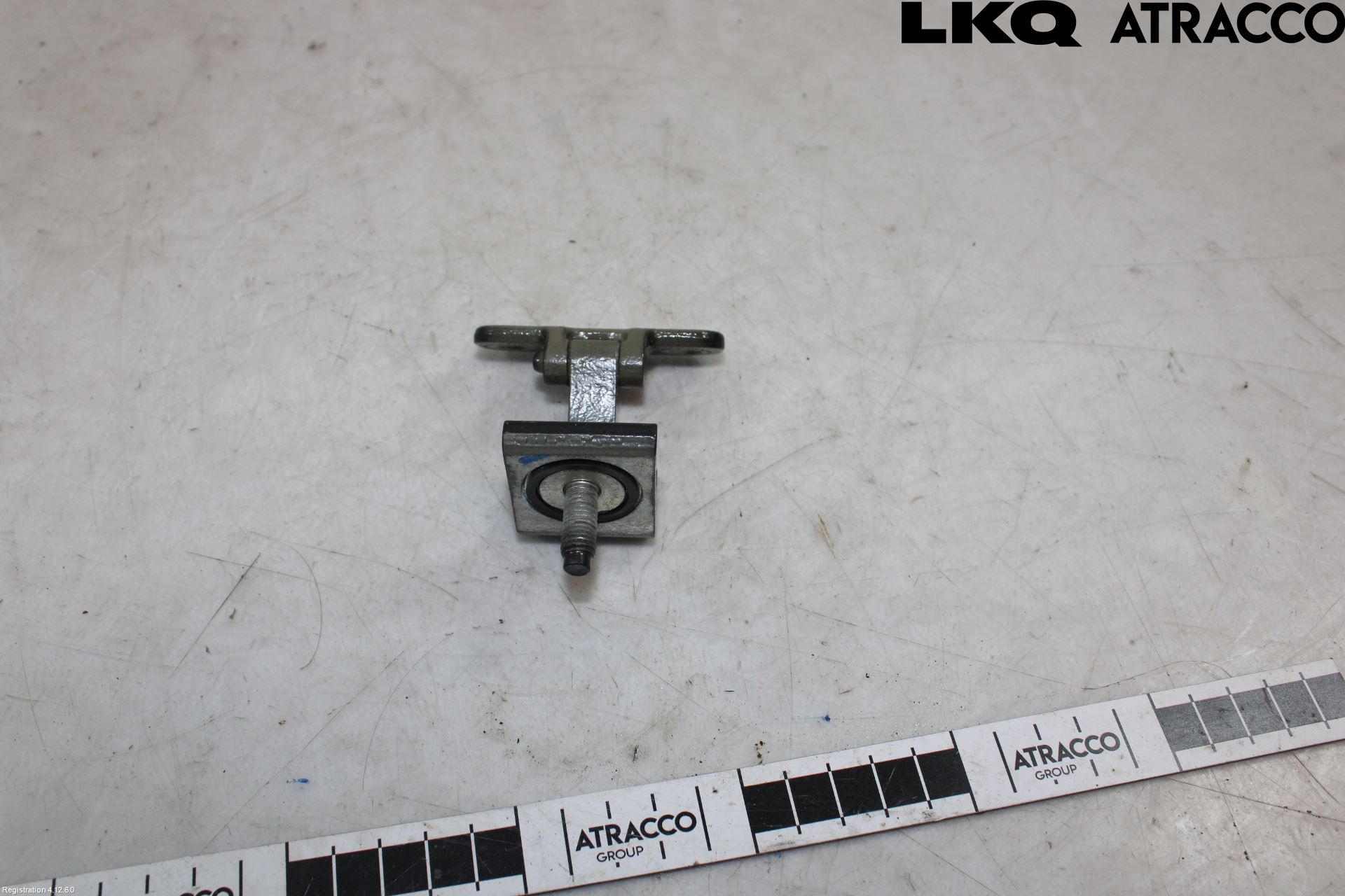 Audi A3/S3 8Y 21- Bakluckegångjärn Hö
