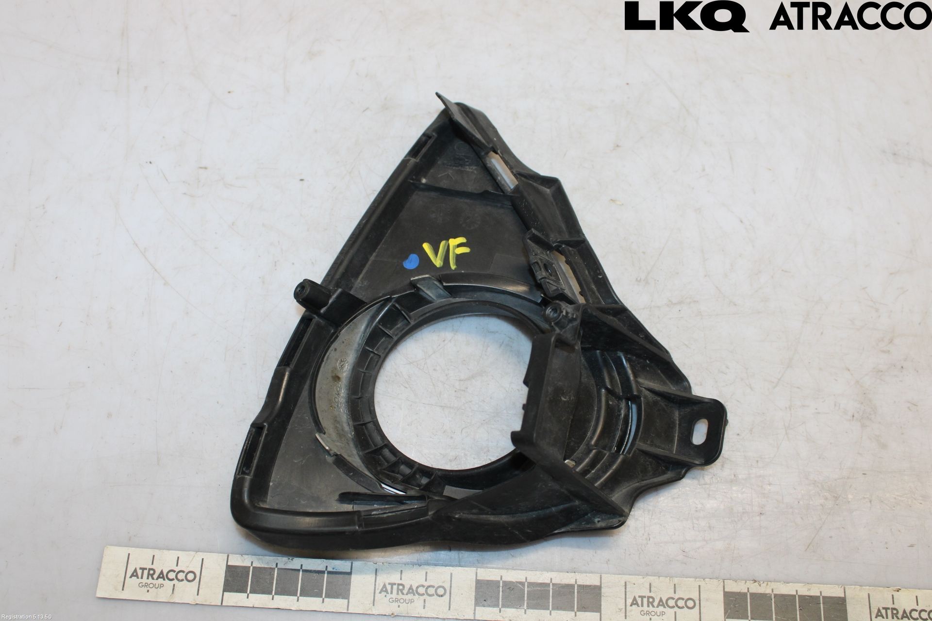 Toyota AURIS 13-19 Dimljussarg Fram