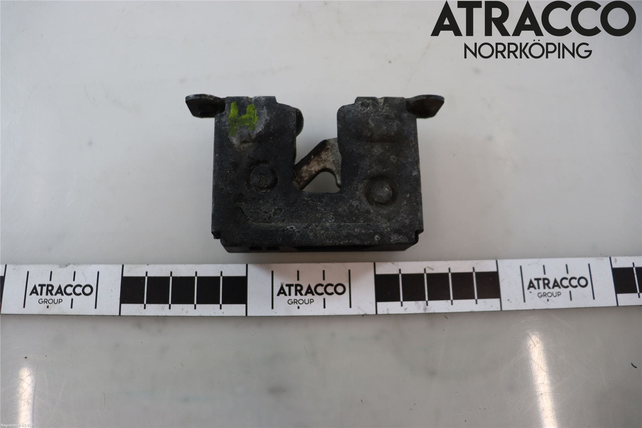 BMW 5 E60/61 Sed/Tou 02-10 Huvlås